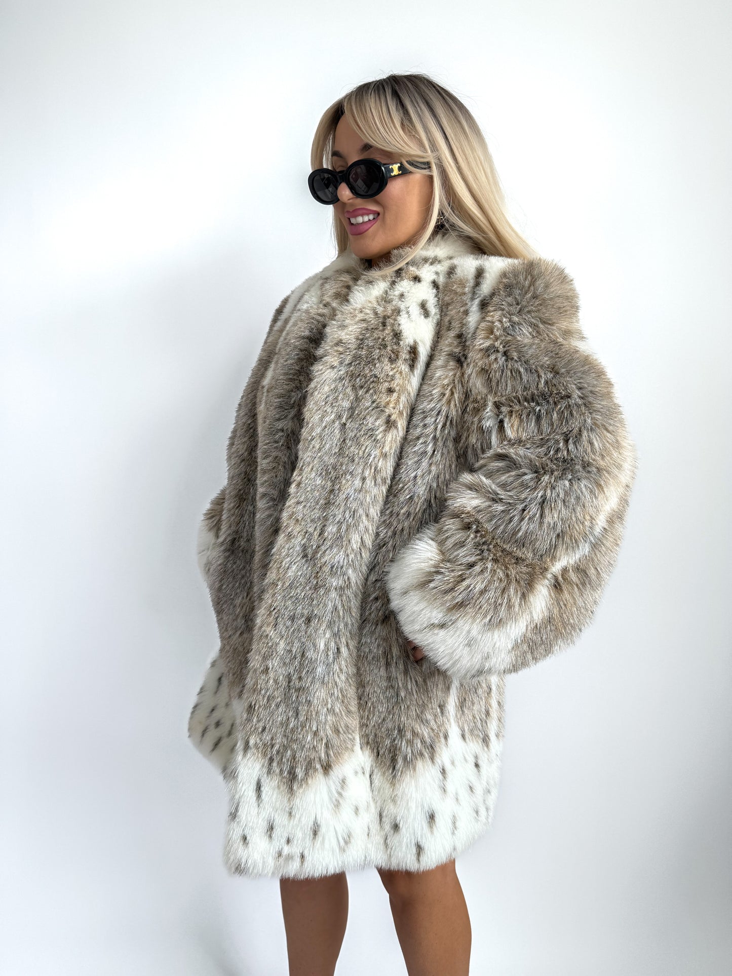 Vintage Faux Fur Snow Fox Print Coat – 90s y2k Mob Wife Style Winter Coat M-L