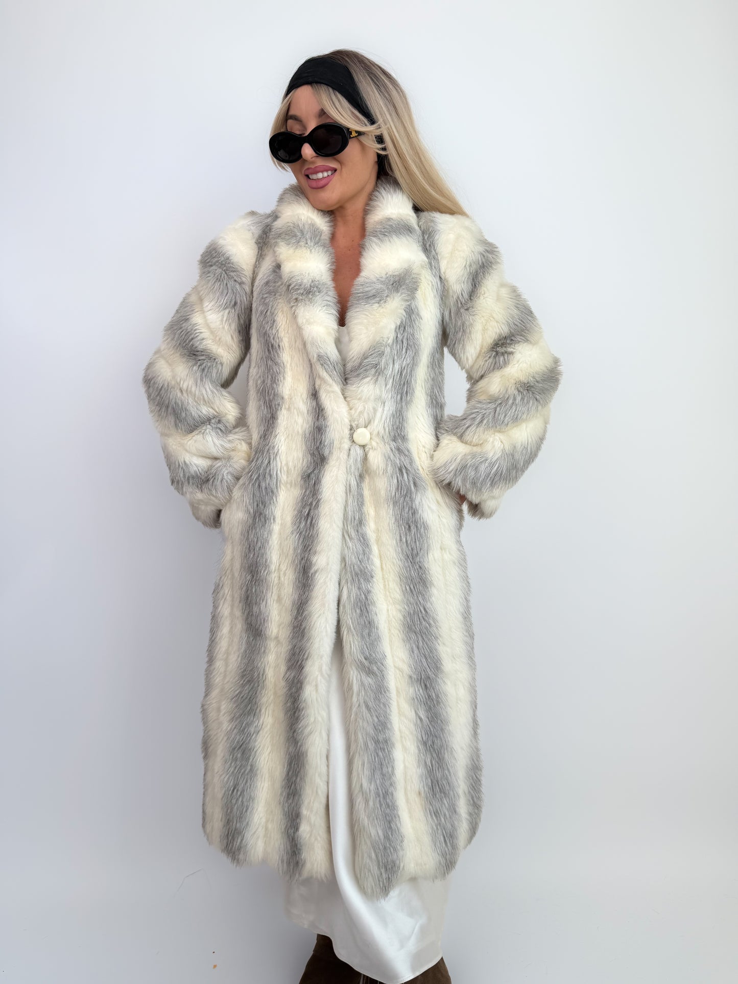 Vintage Ivory White Gray Long Faux Fur Winter Coat Size Small - XS