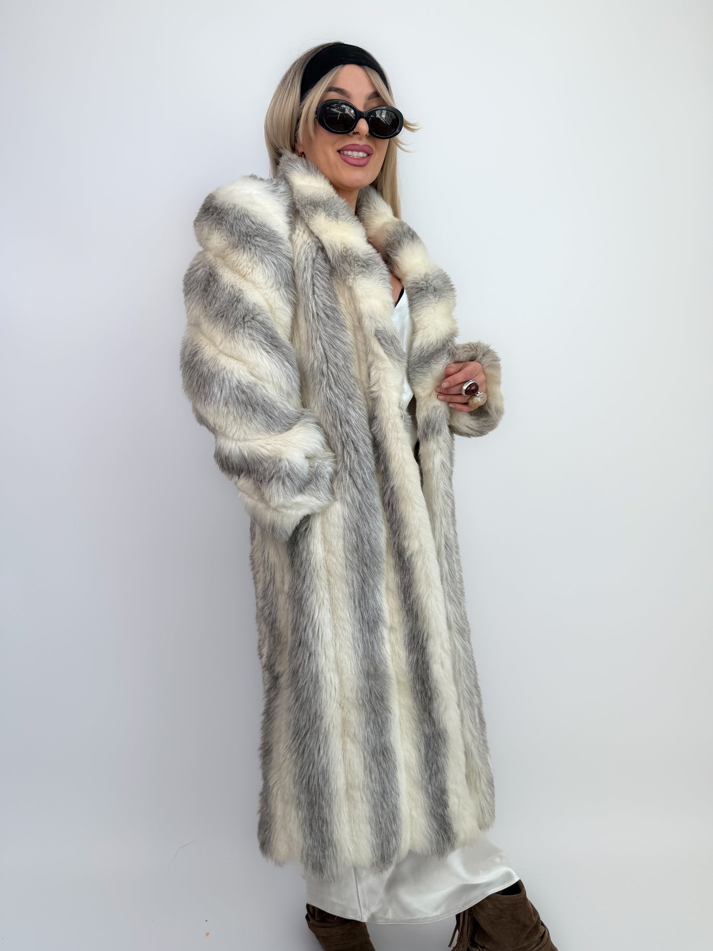 Vintage Ivory White Gray Long Faux Fur Winter Coat Size Small - XS