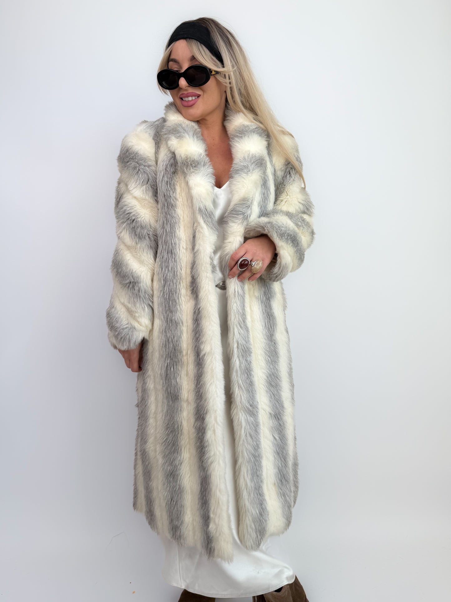 Vintage Ivory White Gray Long Faux Fur Winter Coat Size Small - XS