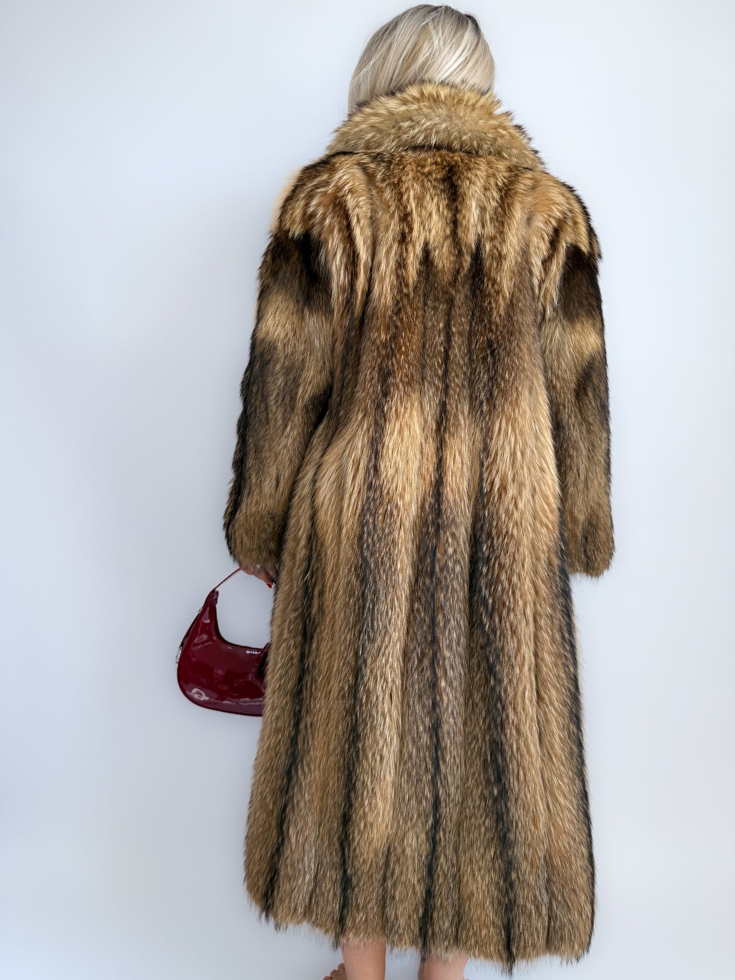 Vintage Full-Length Natural Raccoon Fur Coat – Brown Striped Heavyweight Winter Statement Jacket S-M