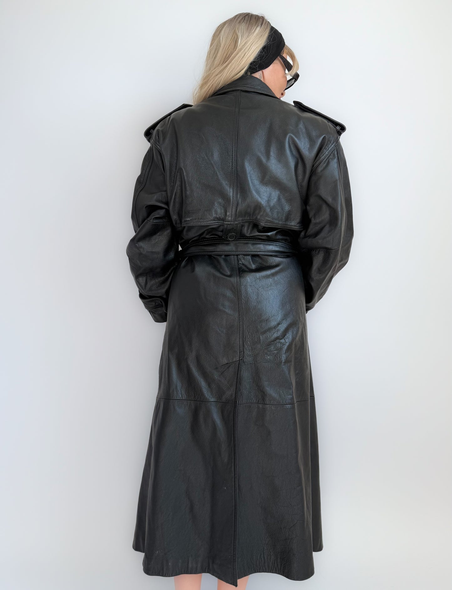 Vintage 90s Black Leather Mens Trench Coat – Oversized Y2K Grunge Street Style with Waist Belt M-L