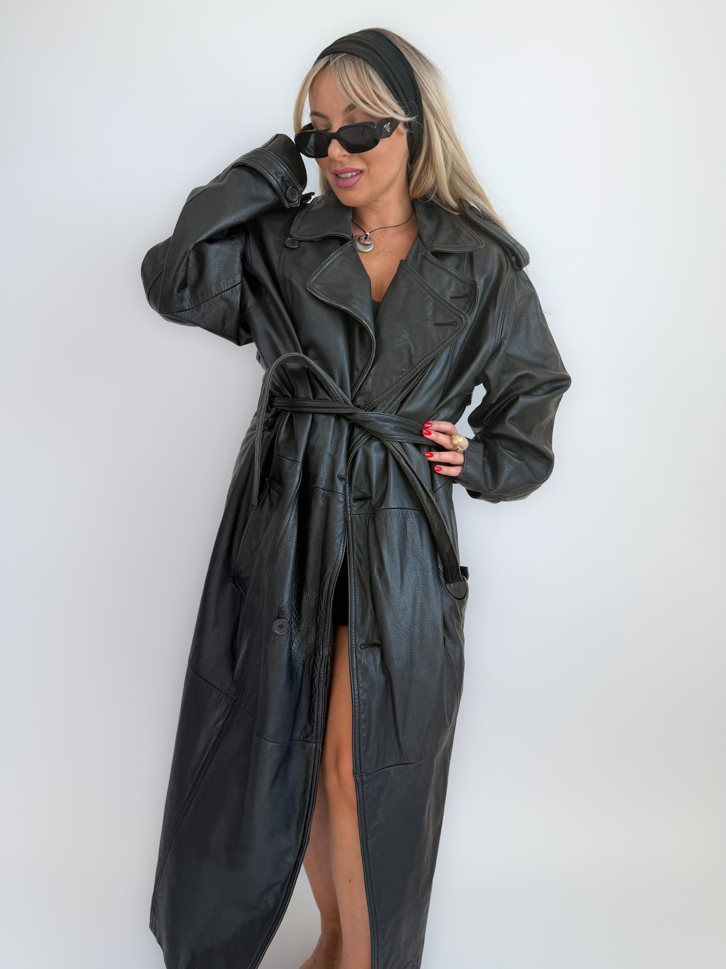 Vintage 90s Black Leather Mens Trench Coat – Oversized Y2K Grunge Street Style with Waist Belt M-L