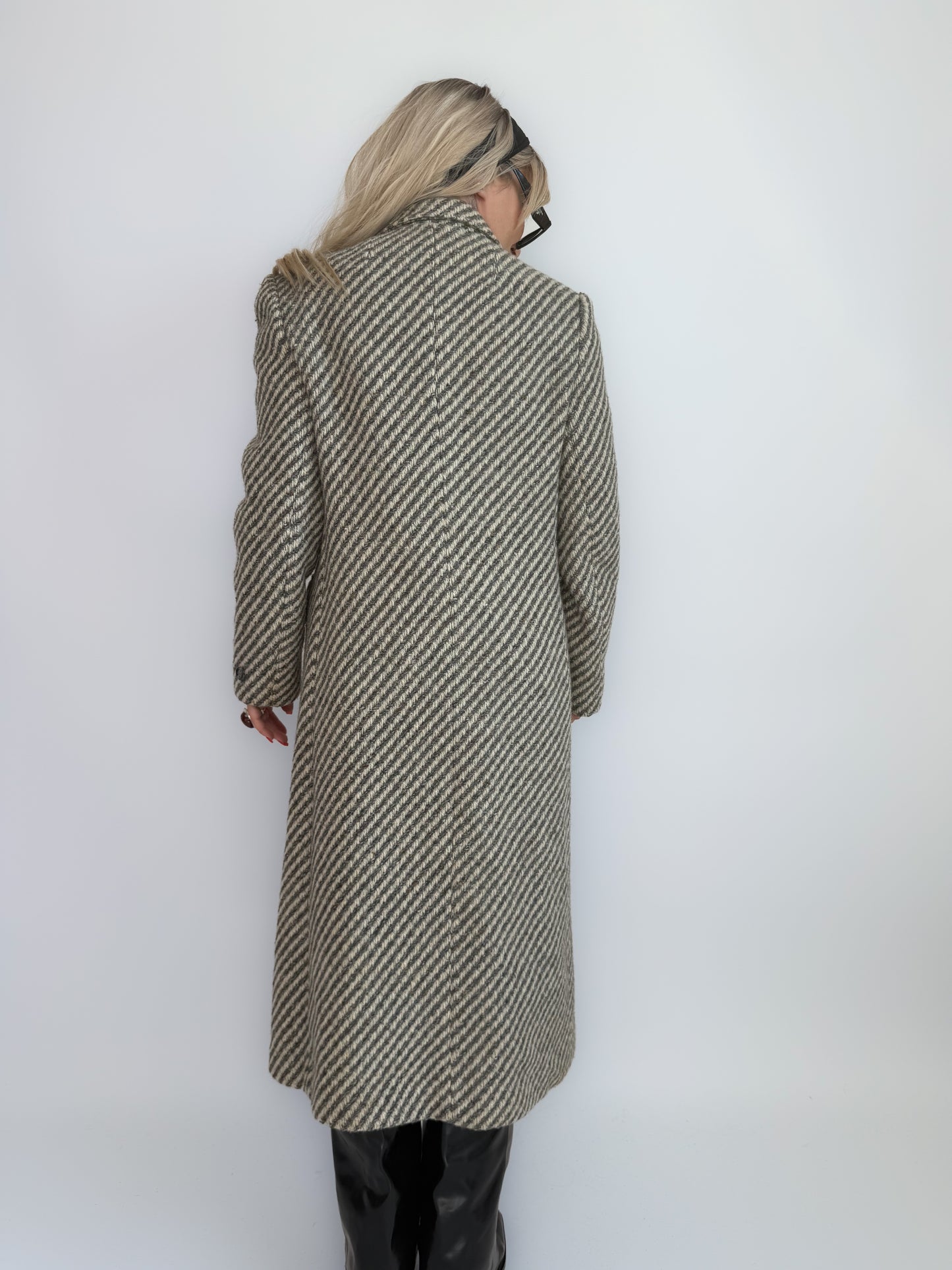 Vintage Herringbone Wool-Blend Long Coat – Tailored Waist, Double Breasted Casual Fall Winter Jacket S