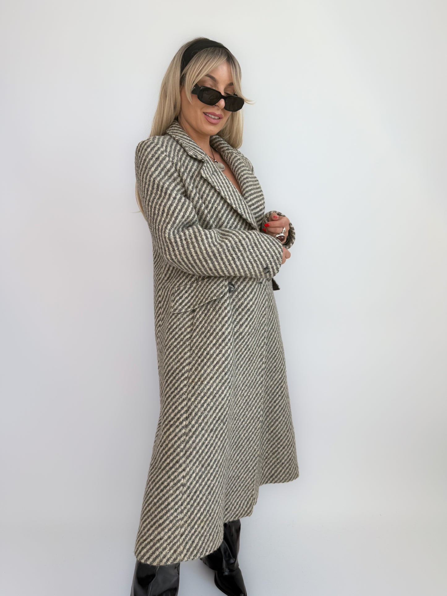 Vintage Herringbone Wool-Blend Long Coat – Tailored Waist, Double Breasted Casual Fall Winter Jacket S