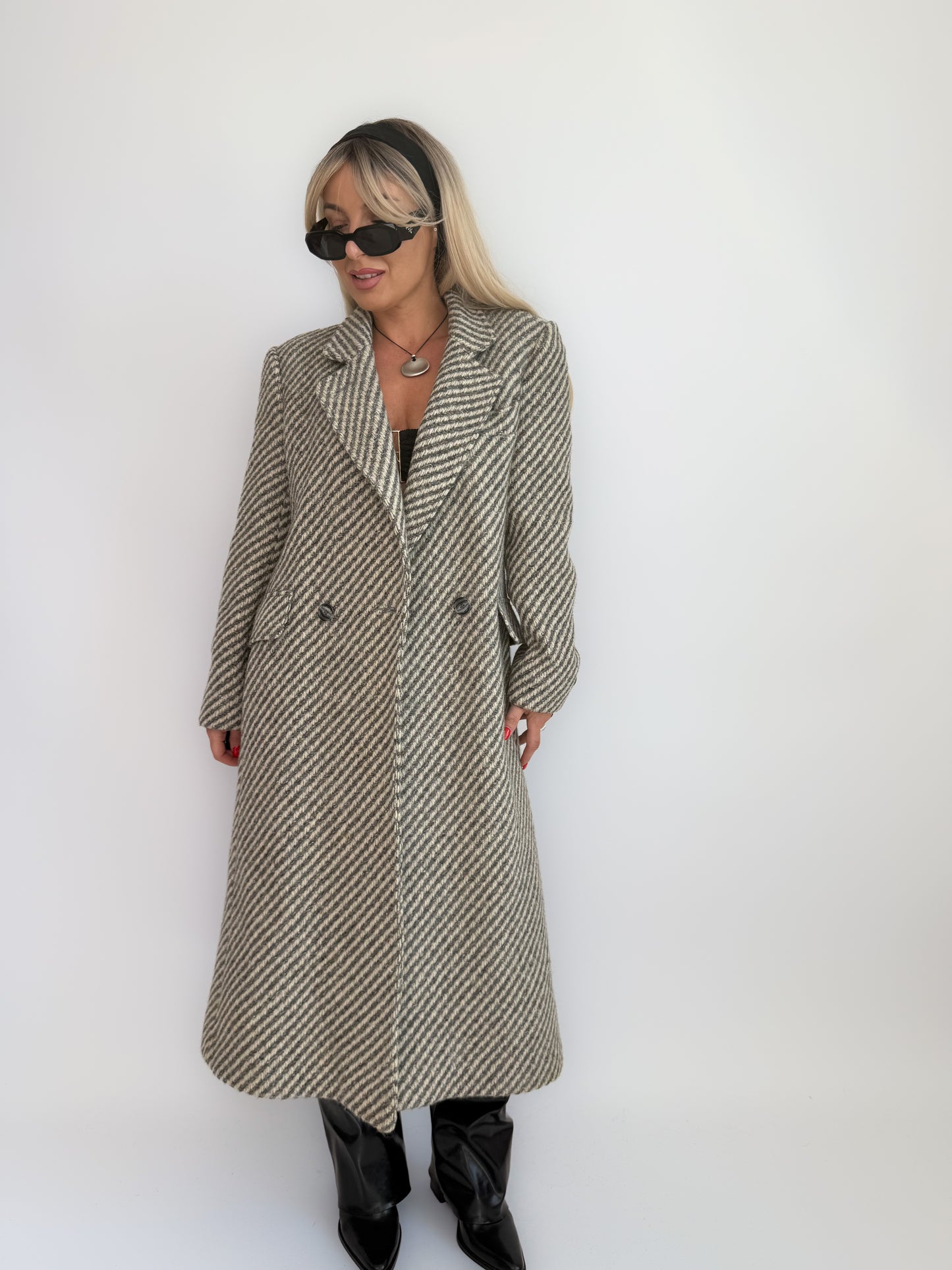 Vintage Herringbone Wool-Blend Long Coat – Tailored Waist, Double Breasted Casual Fall Winter Jacket S