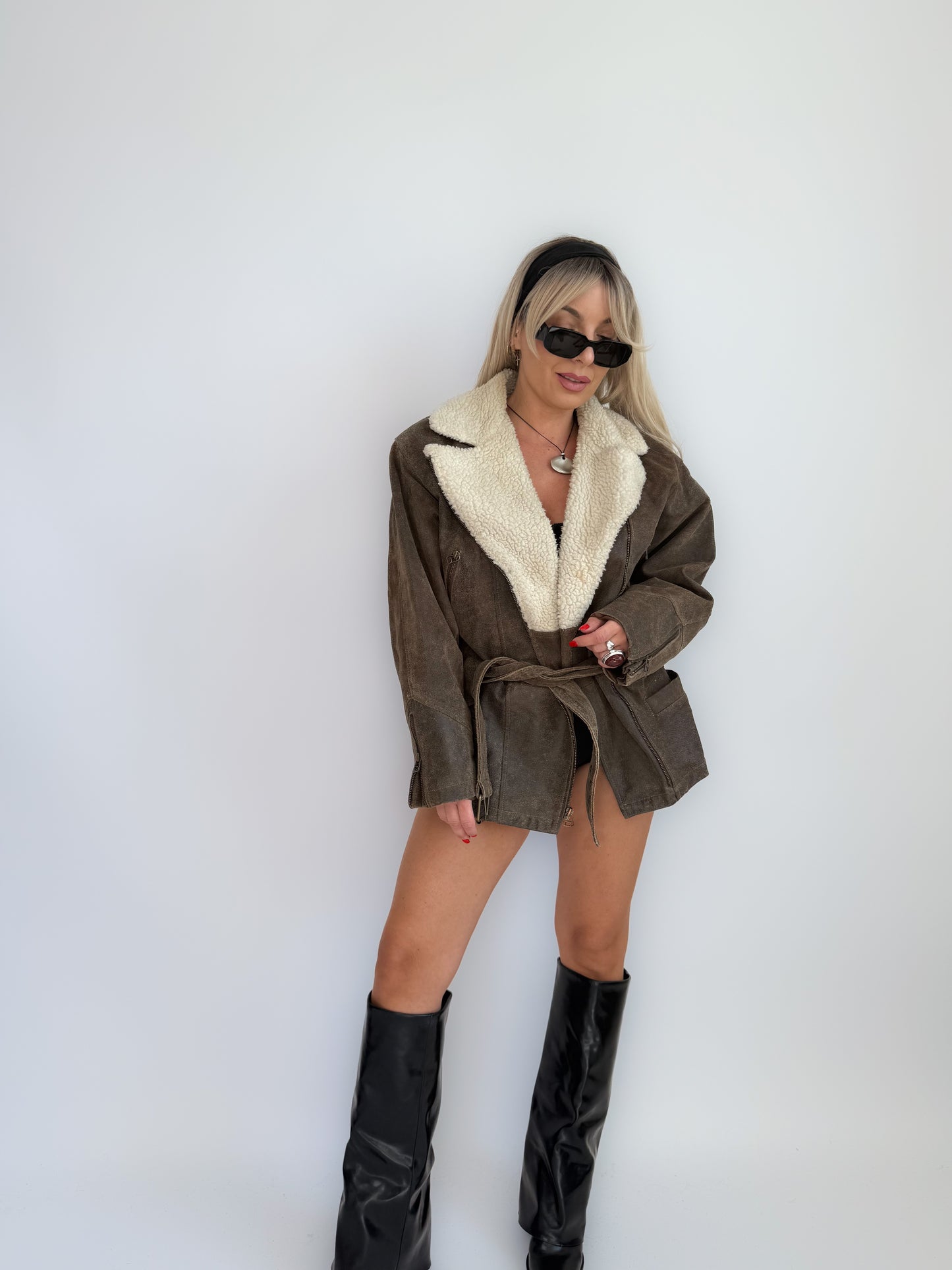 Vintage Brown Distressed Leather Jacket – Sherpa Collar, Belted Waist Coat S-M