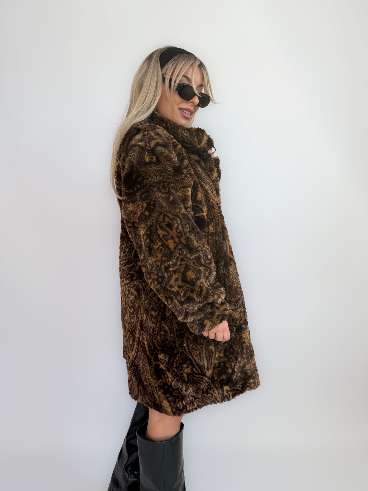 Vintage 90s Brown Paisley Faux Fur Coat – Plush A-Line Winter Oversized Jacket L-XL