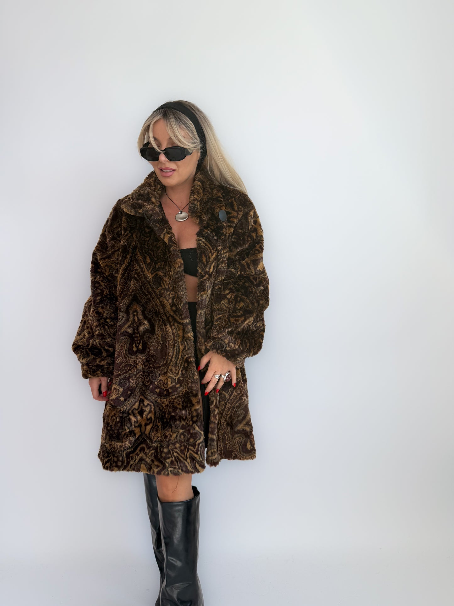 Vintage 90s Brown Paisley Faux Fur Coat – Plush A-Line Winter Oversized Jacket L-XL
