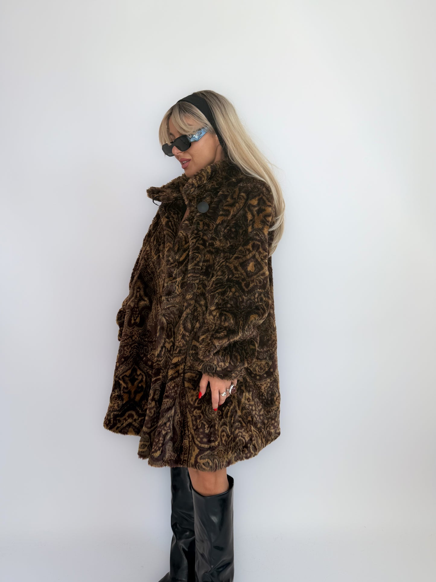 Vintage 90s Brown Paisley Faux Fur Coat – Plush A-Line Winter Oversized Jacket L-XL