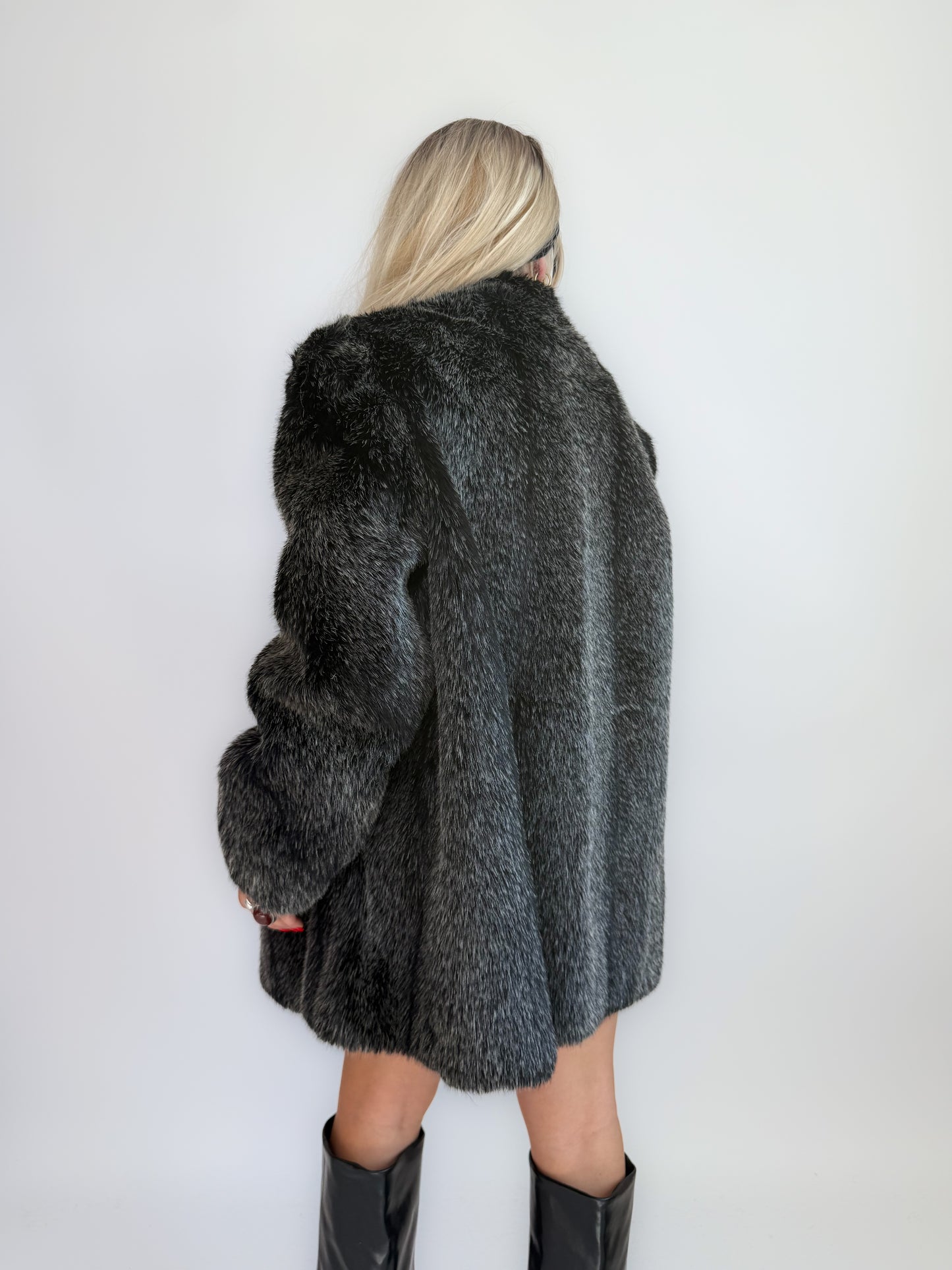 Vintage White Frosted Black Faux Fur Coat – 90s Mob Wife Energy Winter Jacket M-L