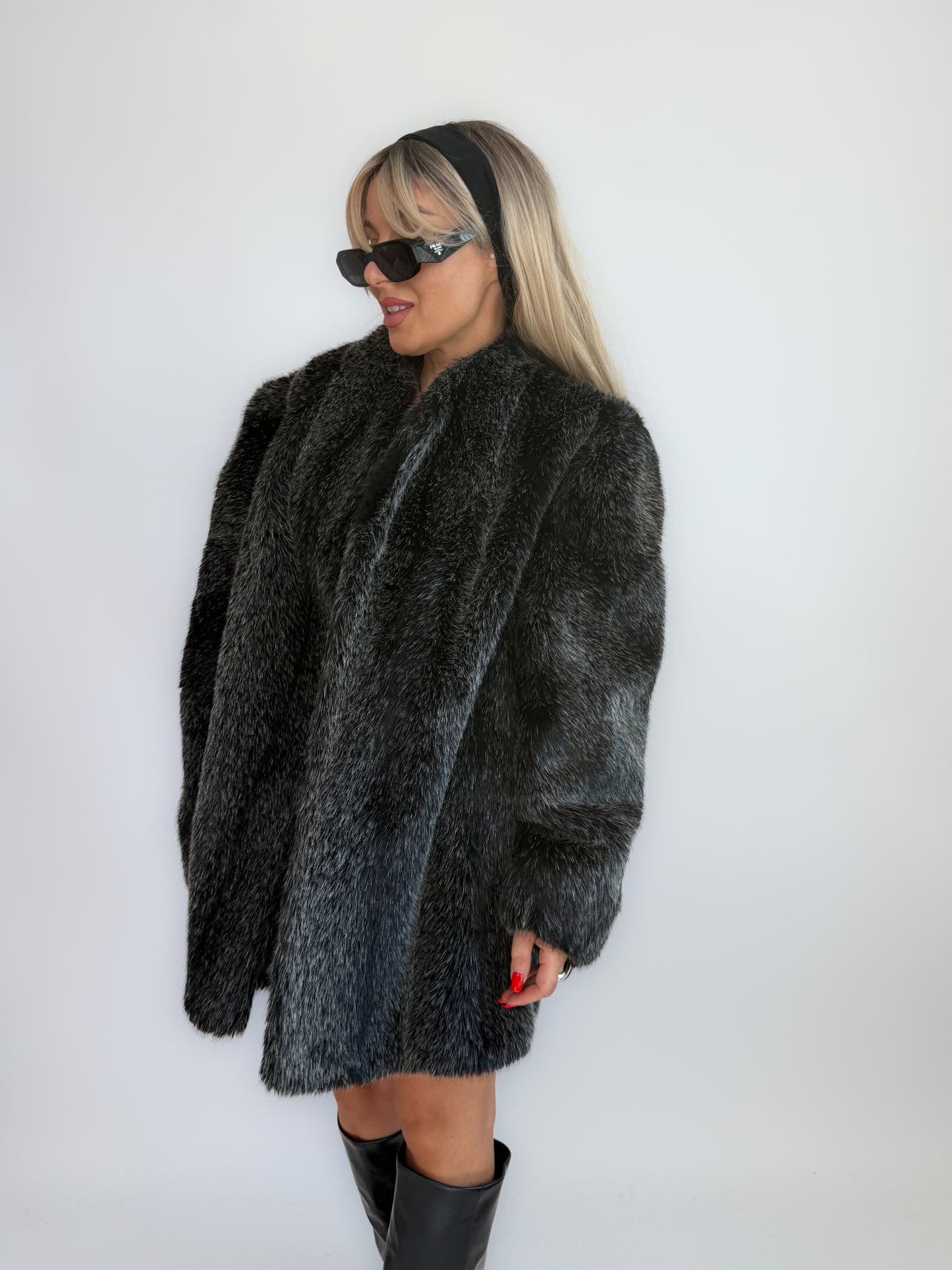 Vintage White Frosted Black Faux Fur Coat – 90s Mob Wife Energy Winter Jacket M-L