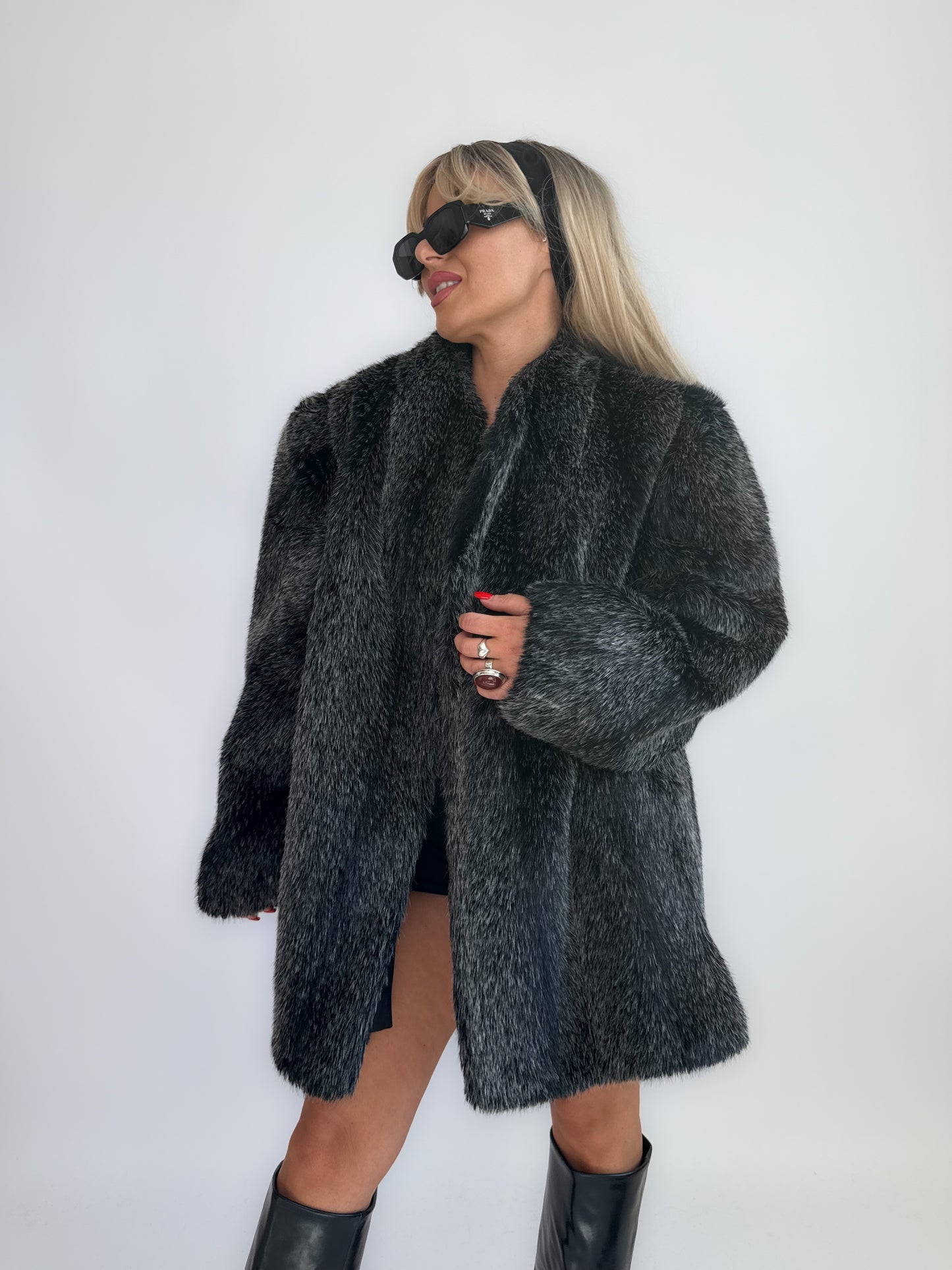 Vintage White Frosted Black Faux Fur Coat – 90s Mob Wife Energy Winter Jacket M-L