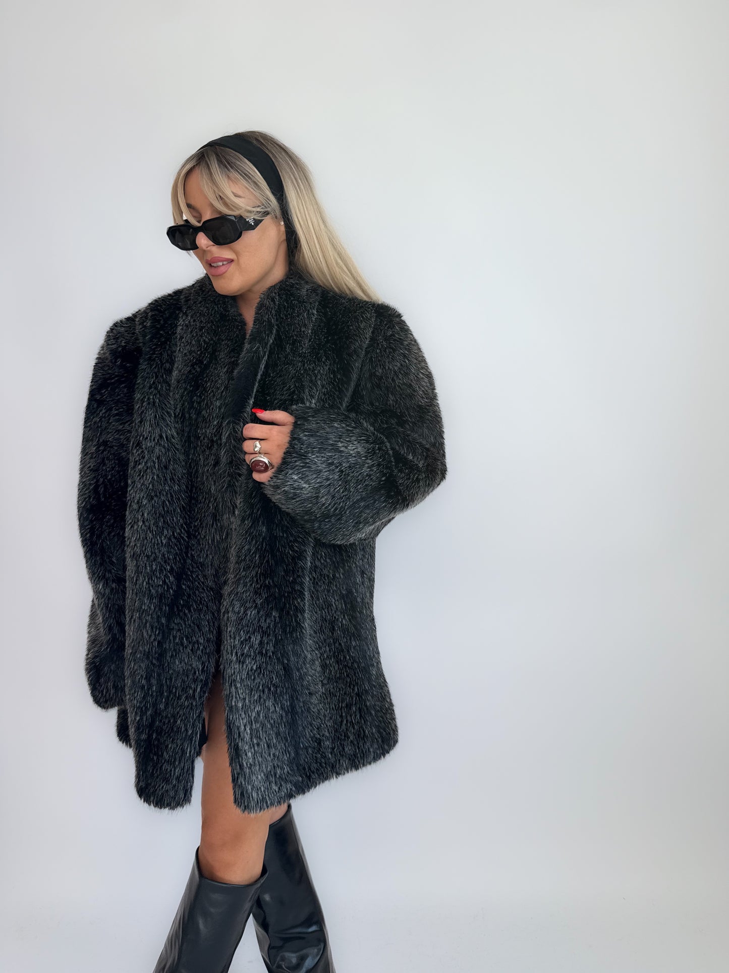 Vintage White Frosted Black Faux Fur Coat – 90s Mob Wife Energy Winter Jacket M-L