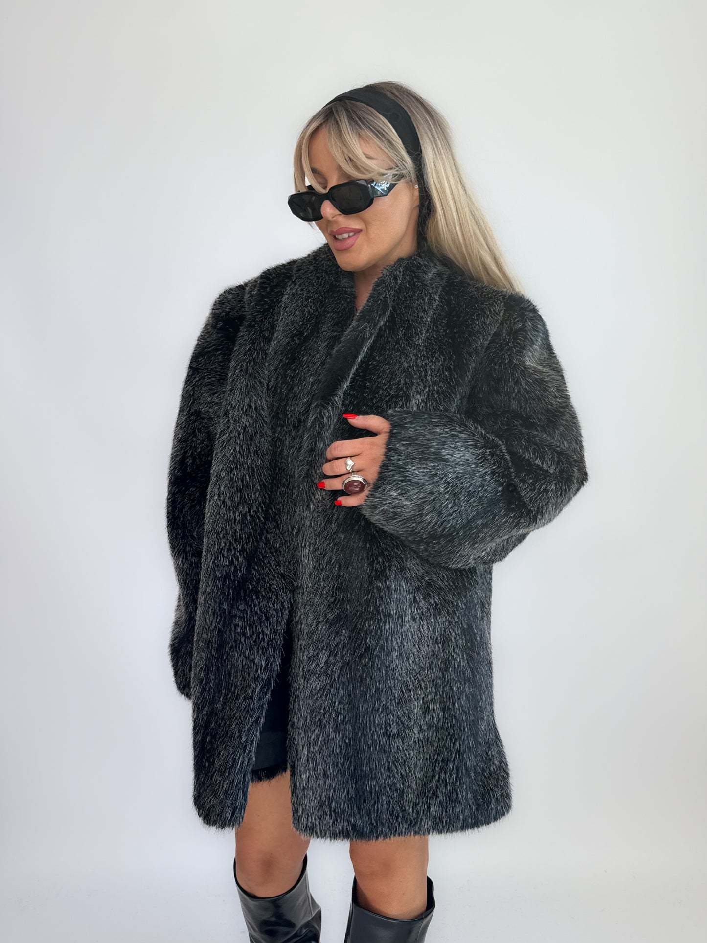 Vintage White Frosted Black Faux Fur Coat – 90s Mob Wife Energy Winter Jacket M-L