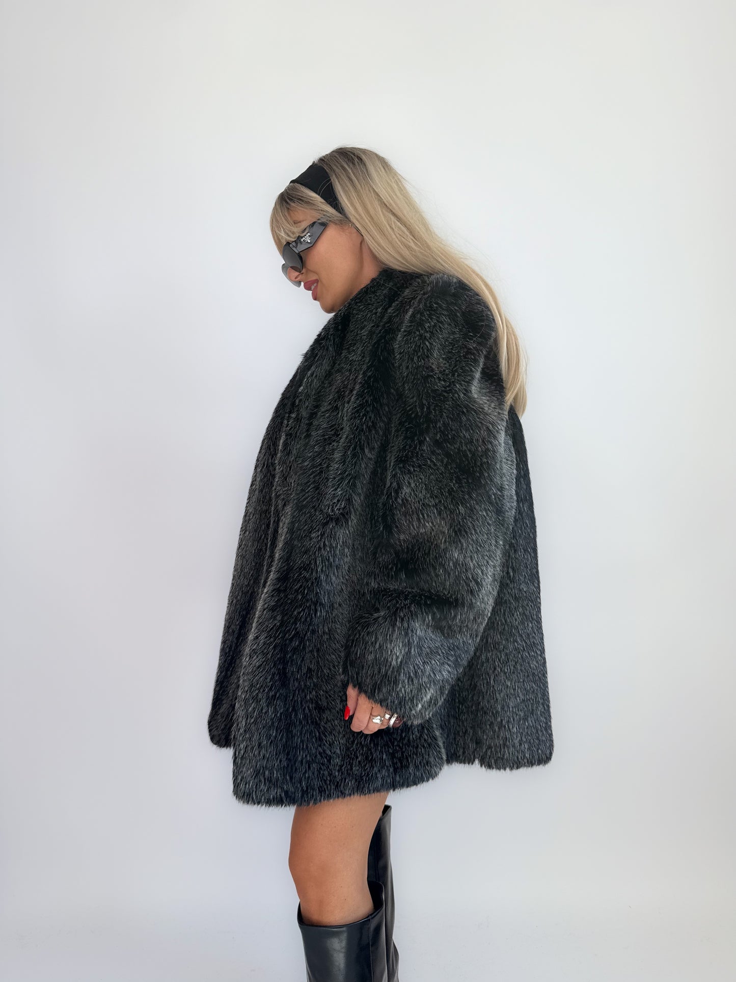 Vintage White Frosted Black Faux Fur Coat – 90s Mob Wife Energy Winter Jacket M-L