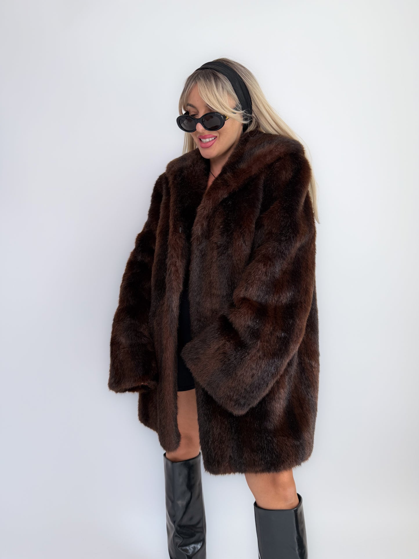 Vintage 90s Dark Brown Faux Fur Coat – Mob Wife Mink Look Winter Jacket M-L