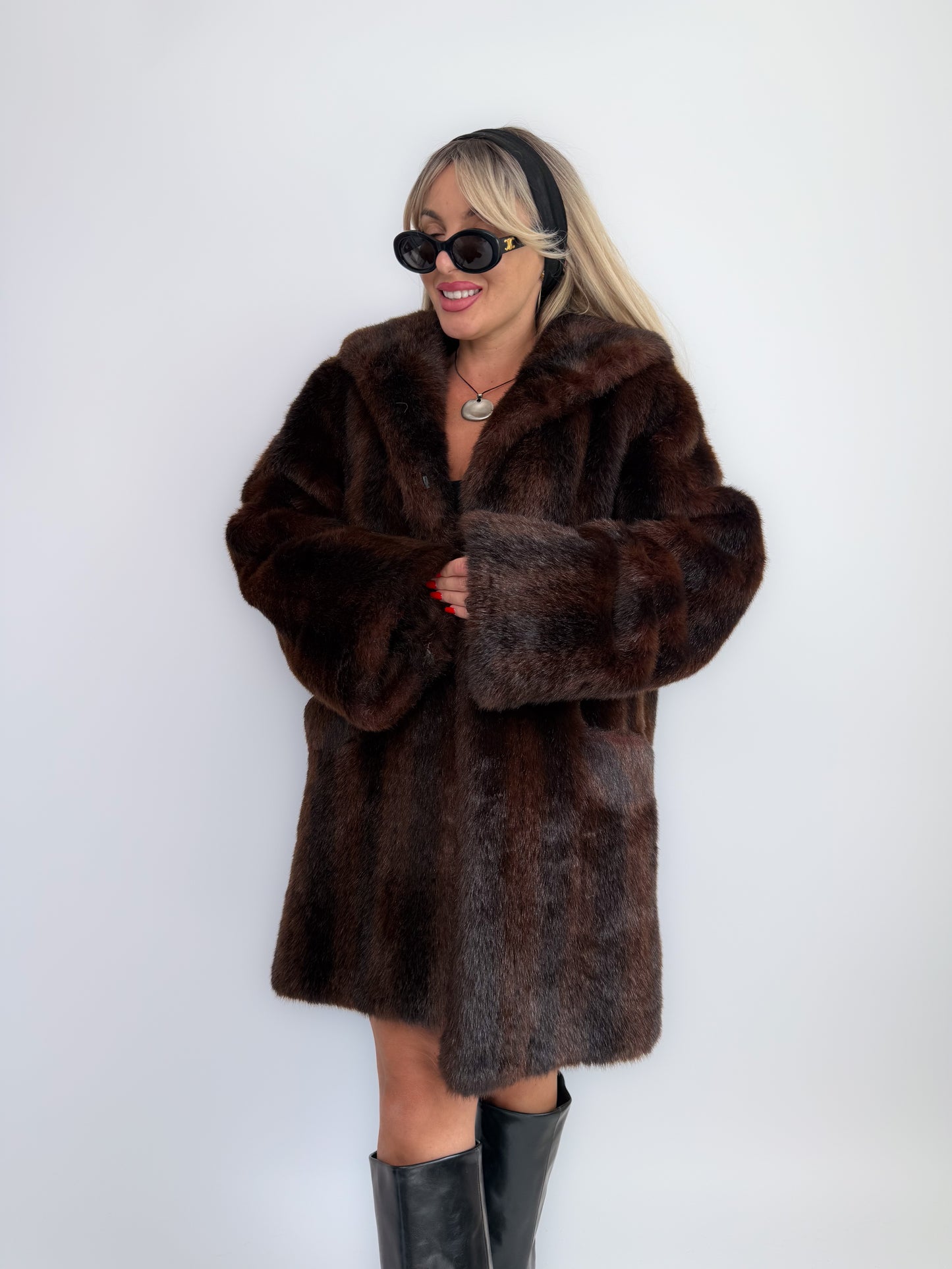 Vintage 90s Dark Brown Faux Fur Coat – Mob Wife Mink Look Winter Jacket M-L