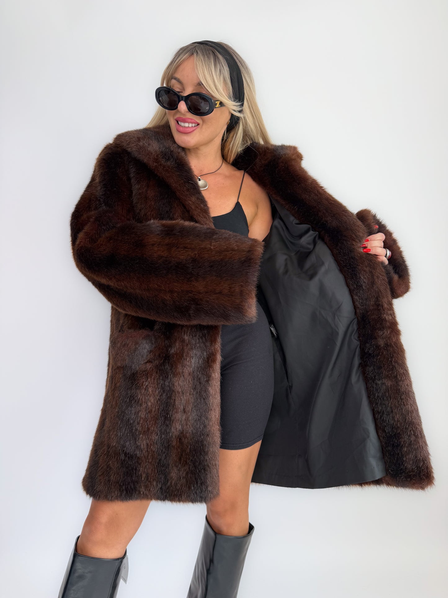 Vintage 90s Dark Brown Faux Fur Coat – Mob Wife Mink Look Winter Jacket M-L