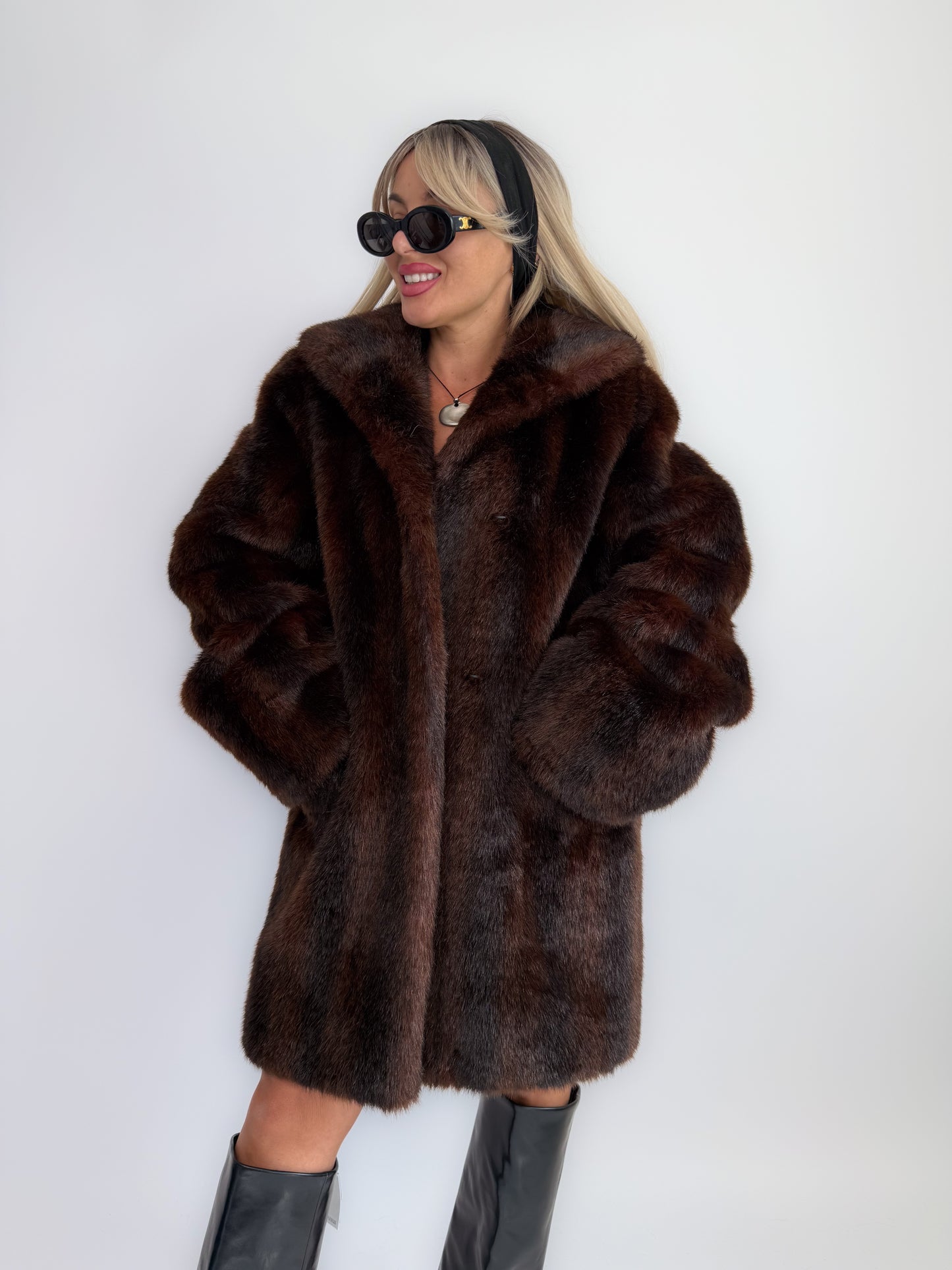 Vintage 90s Dark Brown Faux Fur Coat – Mob Wife Mink Look Winter Jacket M-L