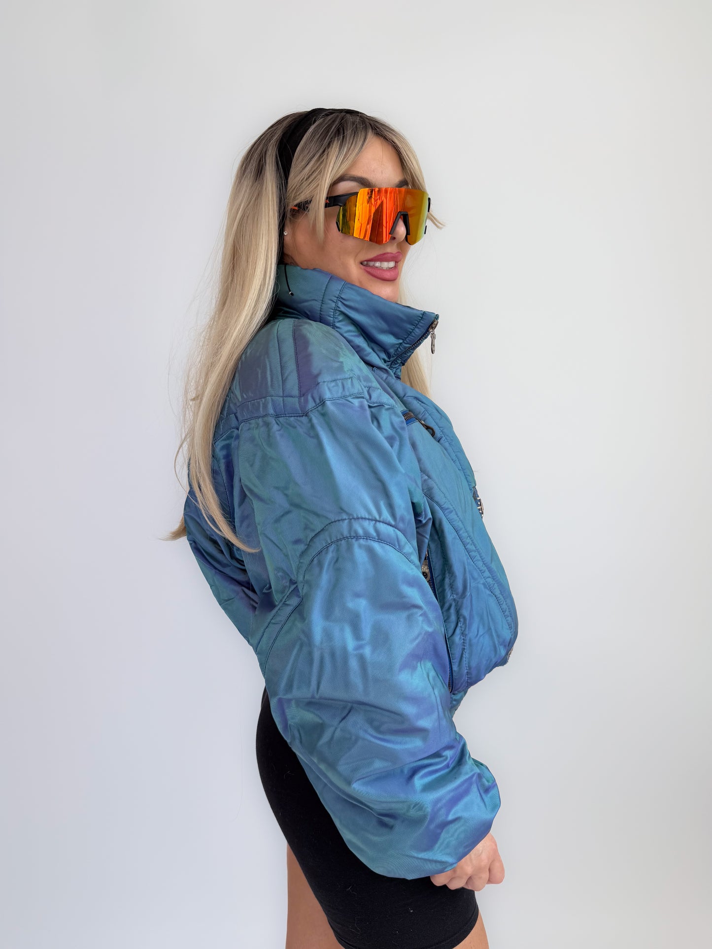Vintage Kaelin Ski Bomber Jacket – 80s 90s Iridescent Blue Cropped Puffer Coat with Celestial Buttons M-L