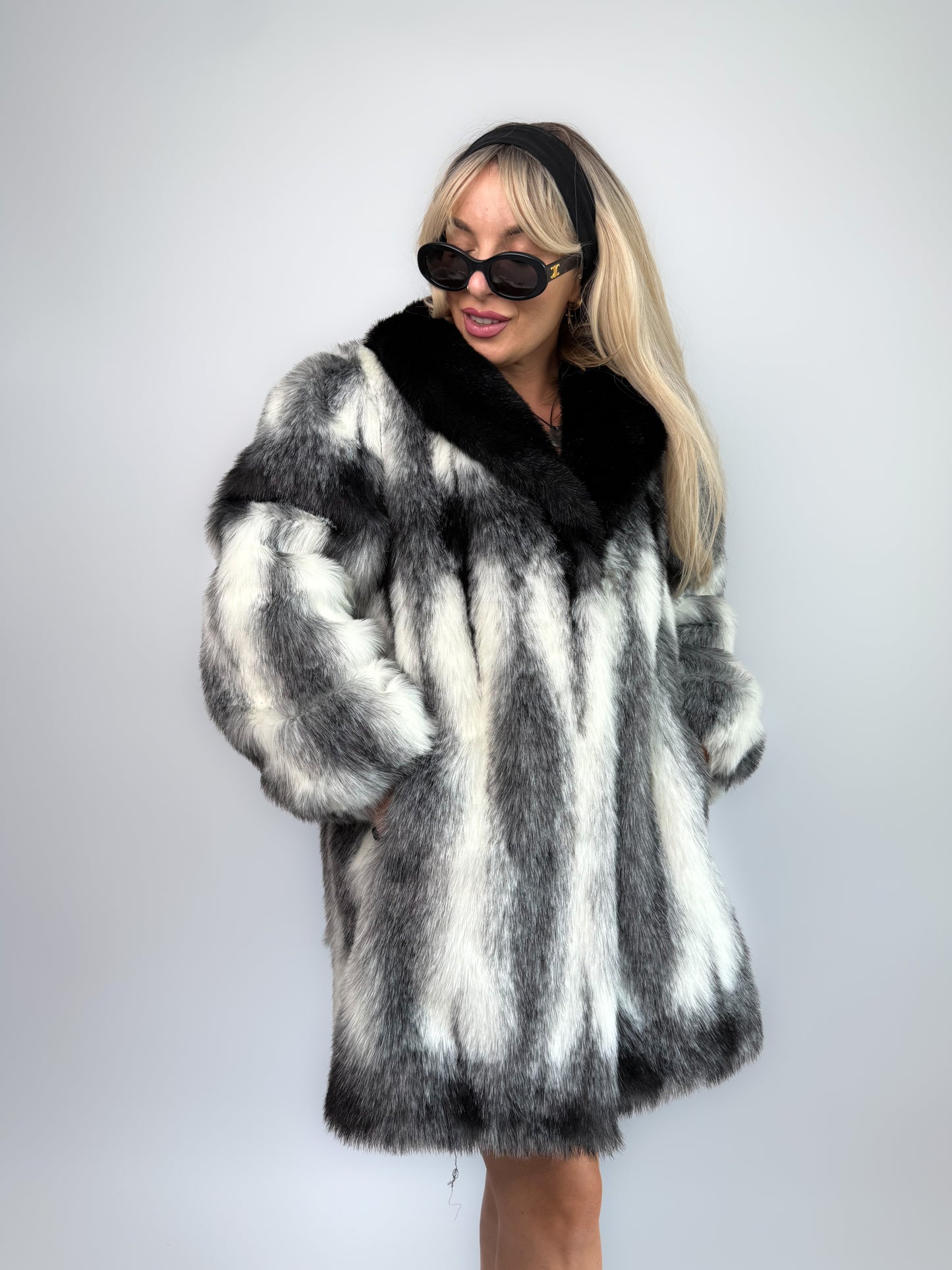 Vintage Black & White Faux Fur Coat: Striped Mid-Length Winter Jacket Mob Wife Festival Style – Size M L