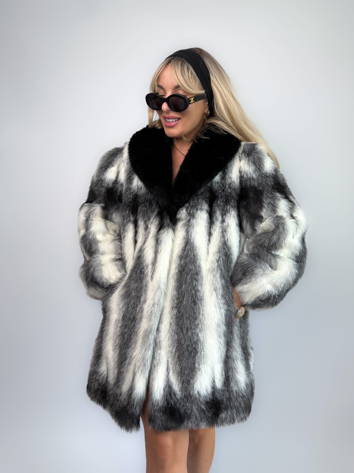 Vintage Black & White Faux Fur Coat: Striped Mid-Length Winter Jacket Mob Wife Festival Style – Size M L
