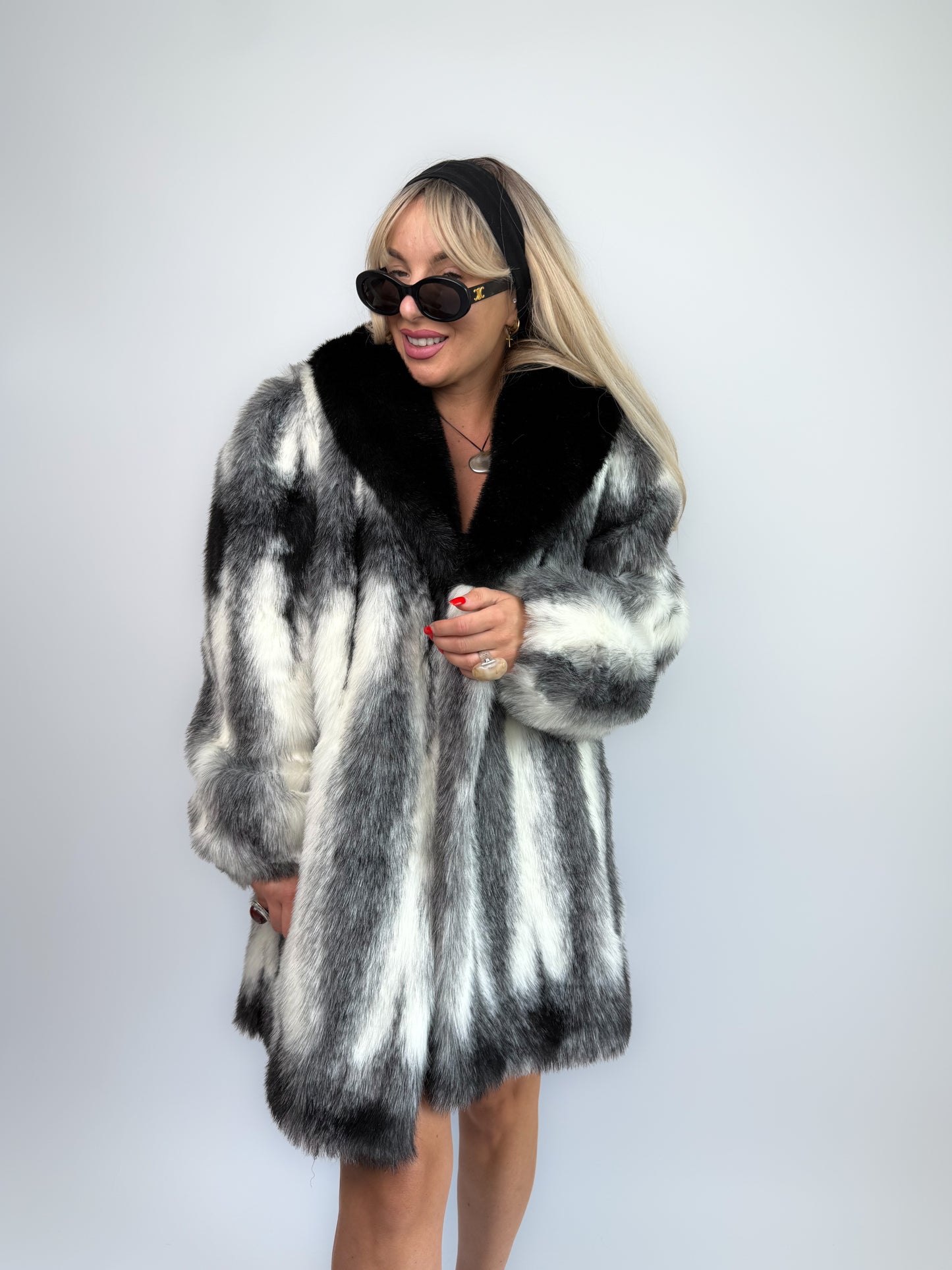 Vintage Black & White Faux Fur Coat: Striped Mid-Length Winter Jacket Mob Wife Festival Style – Size M L