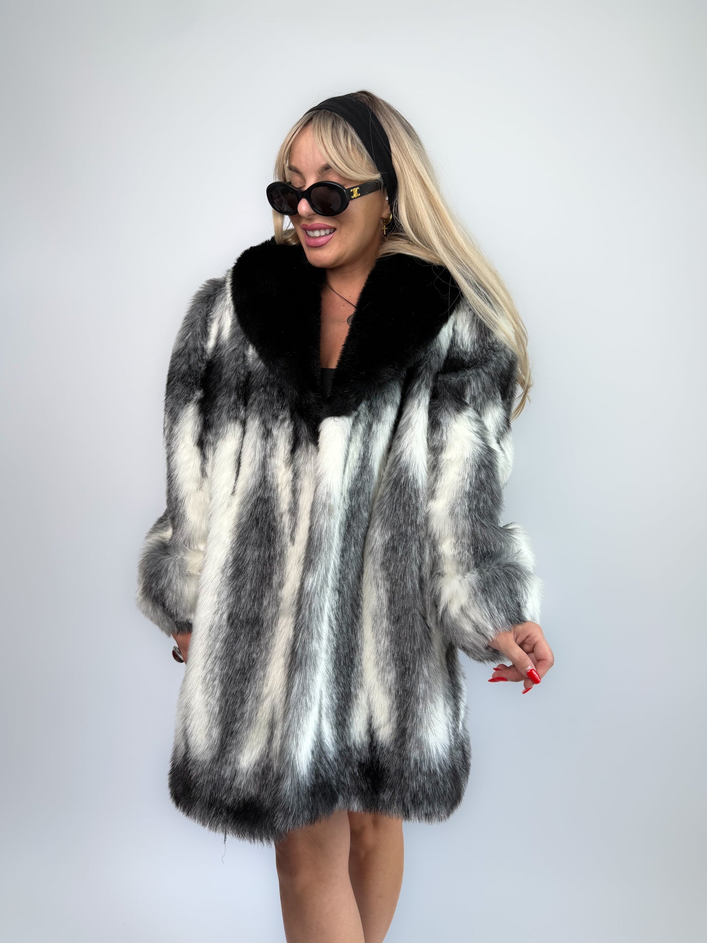 Vintage Black & White Faux Fur Coat: Striped Mid-Length Winter Jacket Mob Wife Festival Style – Size M L