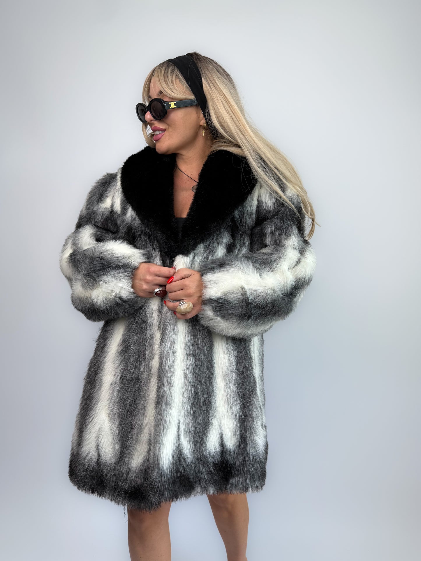 Vintage Black & White Faux Fur Coat: Striped Mid-Length Winter Jacket Mob Wife Festival Style – Size M L