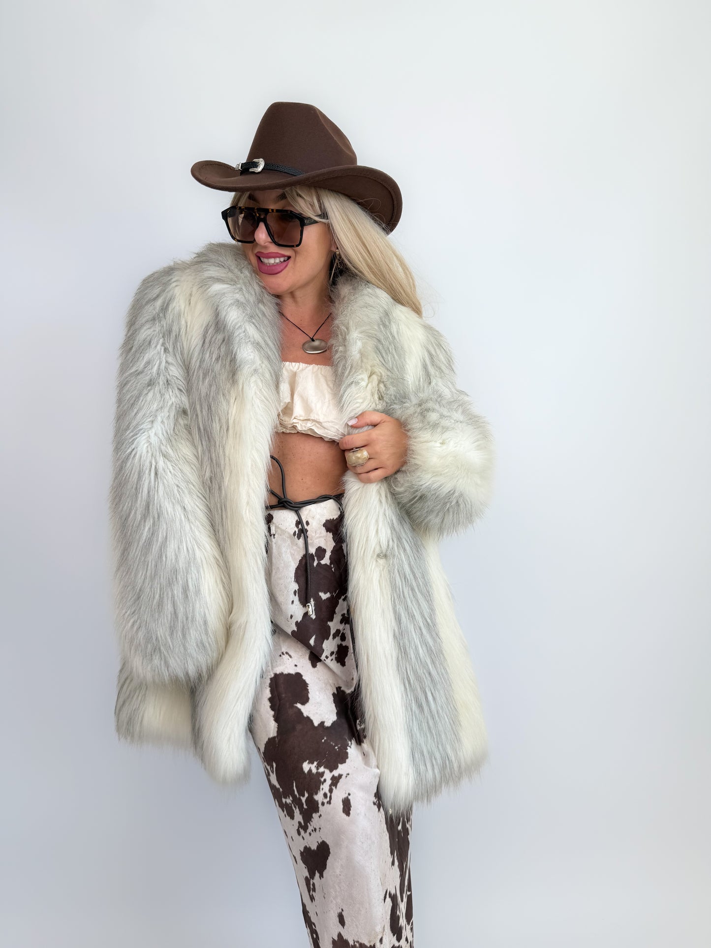 Vintage Ivory Faux Fur Coat – Cream Bridal Winter Festival Mid Length Jacket S-M