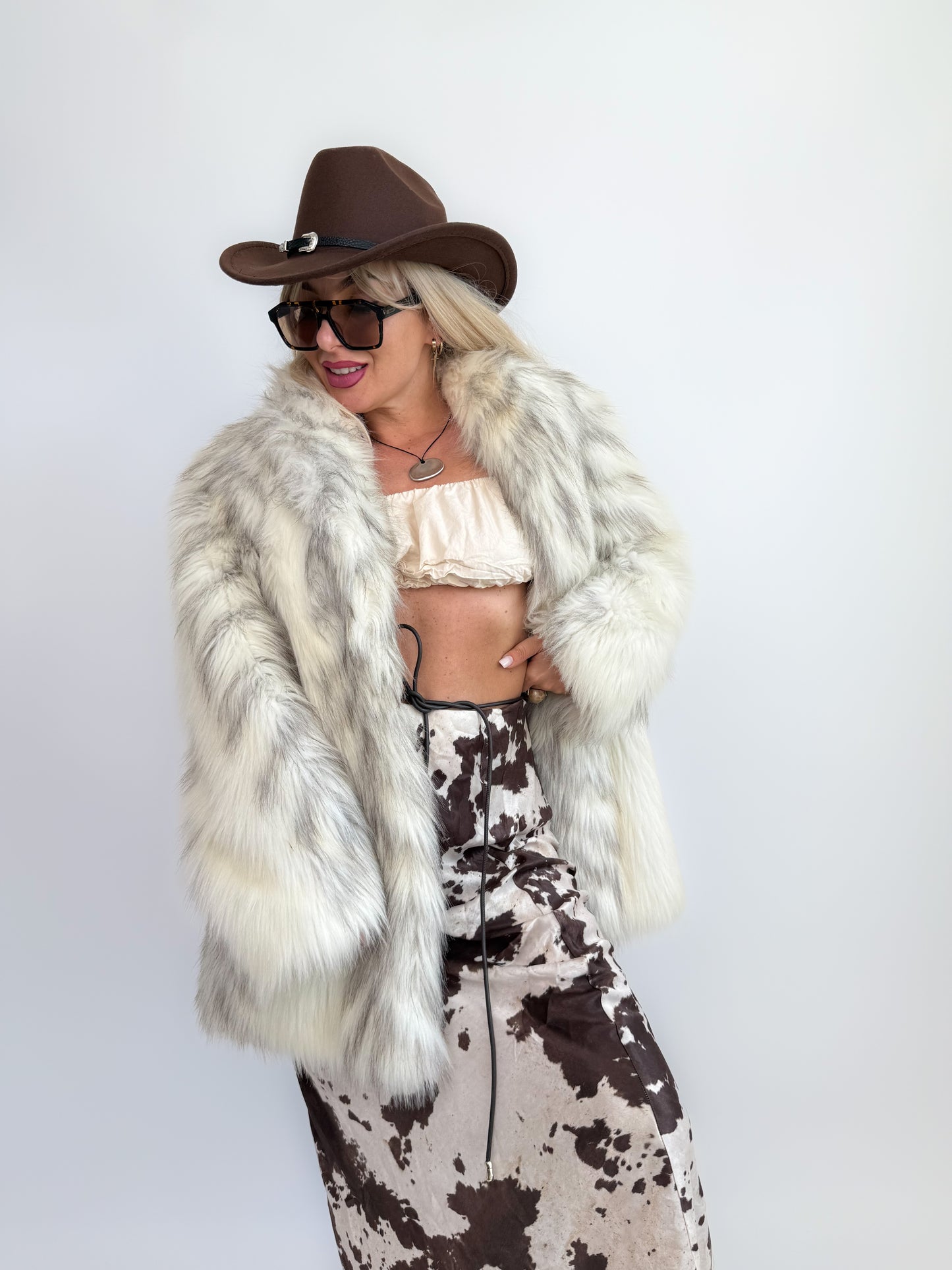 Vintage Ivory Faux Fur Coat – Cream Bridal Winter Festival Mid Length Jacket S-M