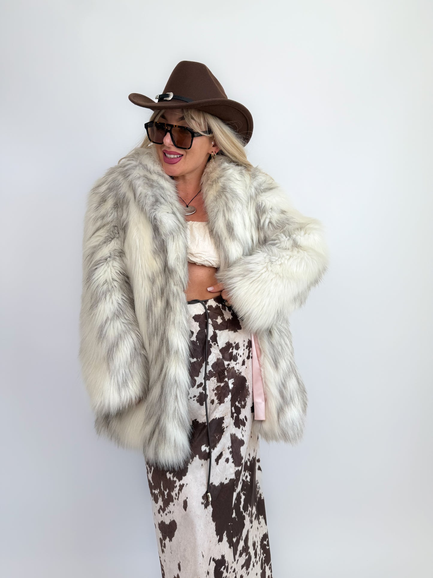 Vintage Ivory Faux Fur Coat – Cream Bridal Winter Festival Mid Length Jacket S-M