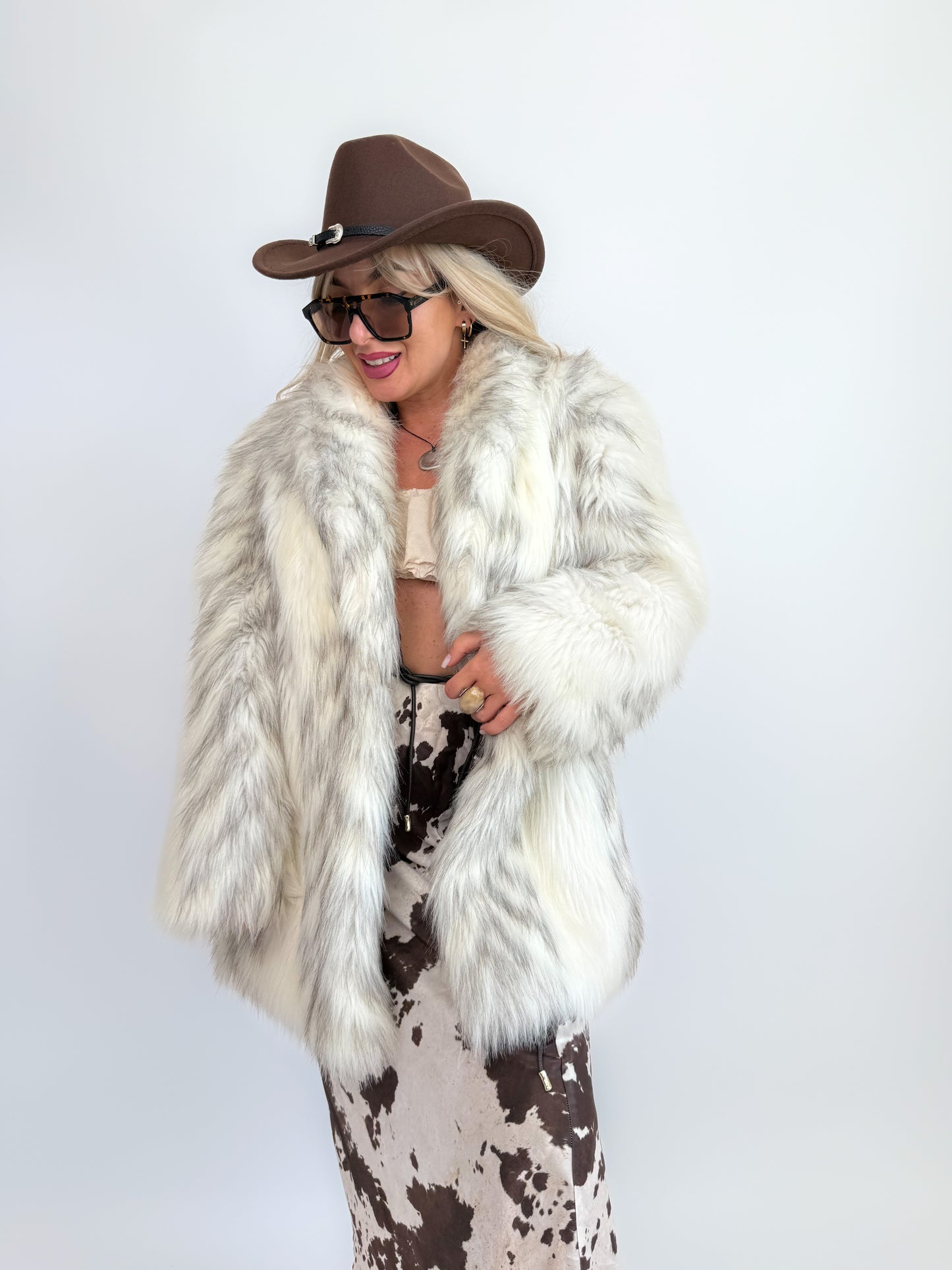 Vintage Ivory Faux Fur Coat – Cream Bridal Winter Festival Mid Length Jacket S-M