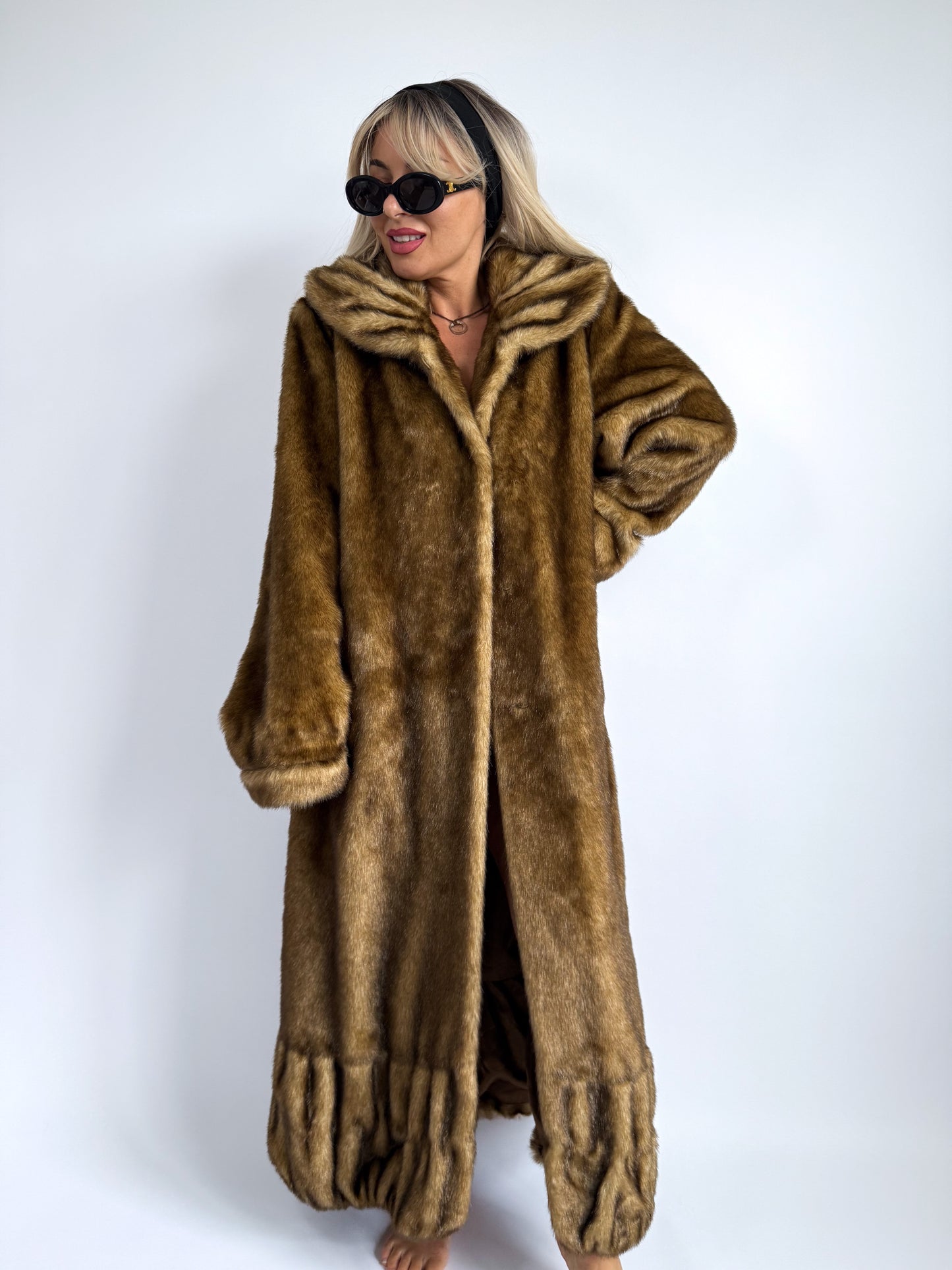 Vintage Mocha Faux Fur Coat with Pleated Hem – Size M-L