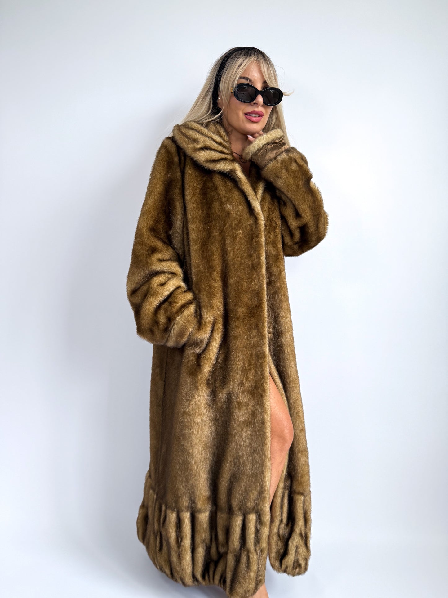 Vintage Mocha Faux Fur Coat with Pleated Hem – Size M-L