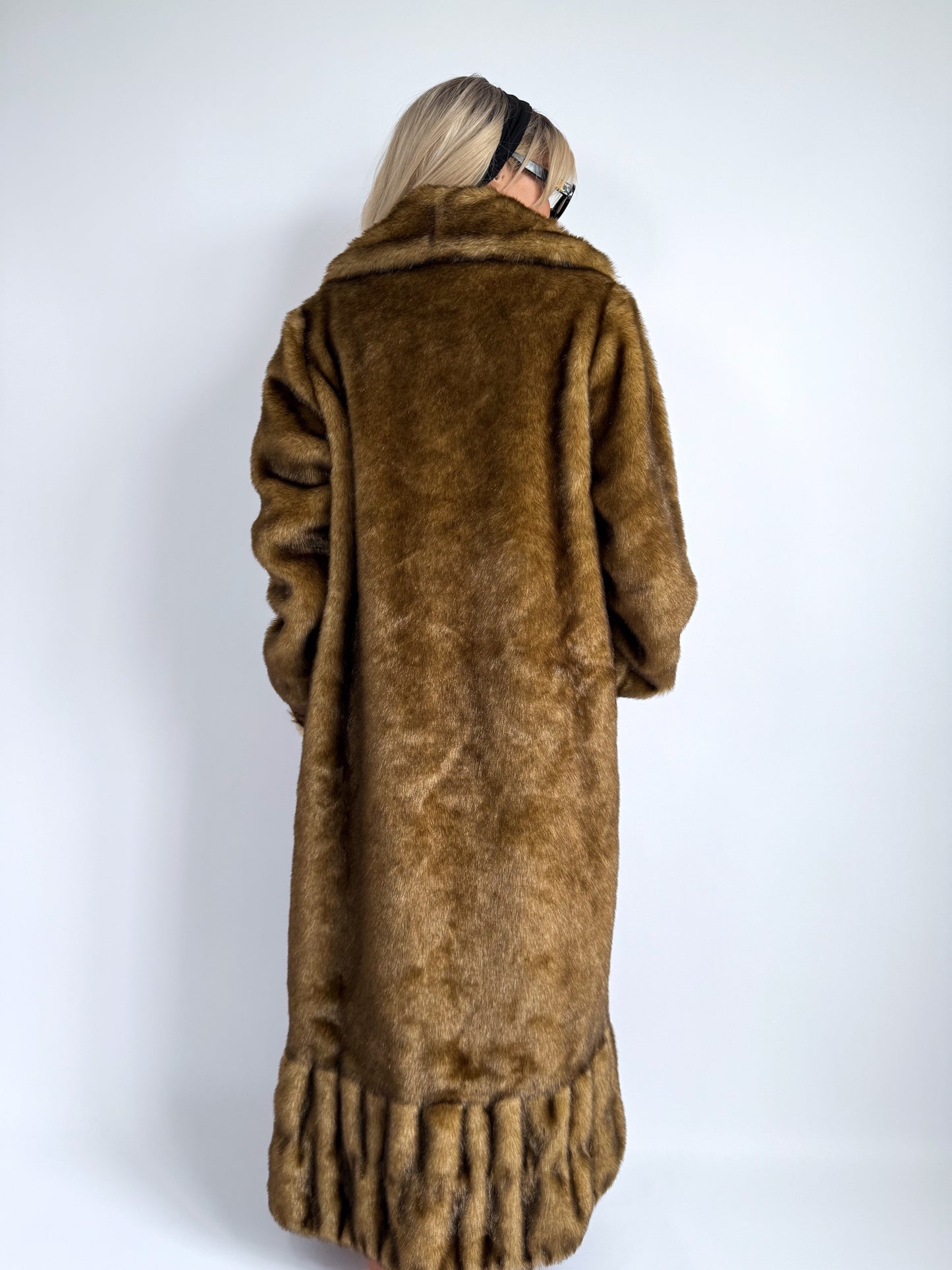 Vintage Mocha Faux Fur Coat with Pleated Hem – Size M-L