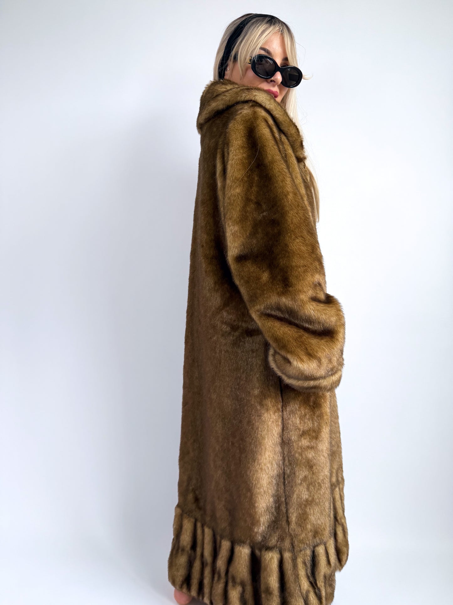 Vintage Mocha Faux Fur Coat with Pleated Hem – Size M-L