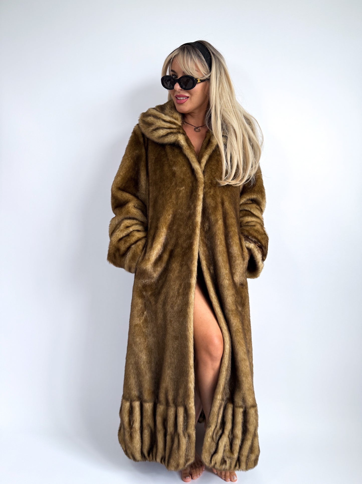 Vintage Mocha Faux Fur Coat with Pleated Hem – Size M-L