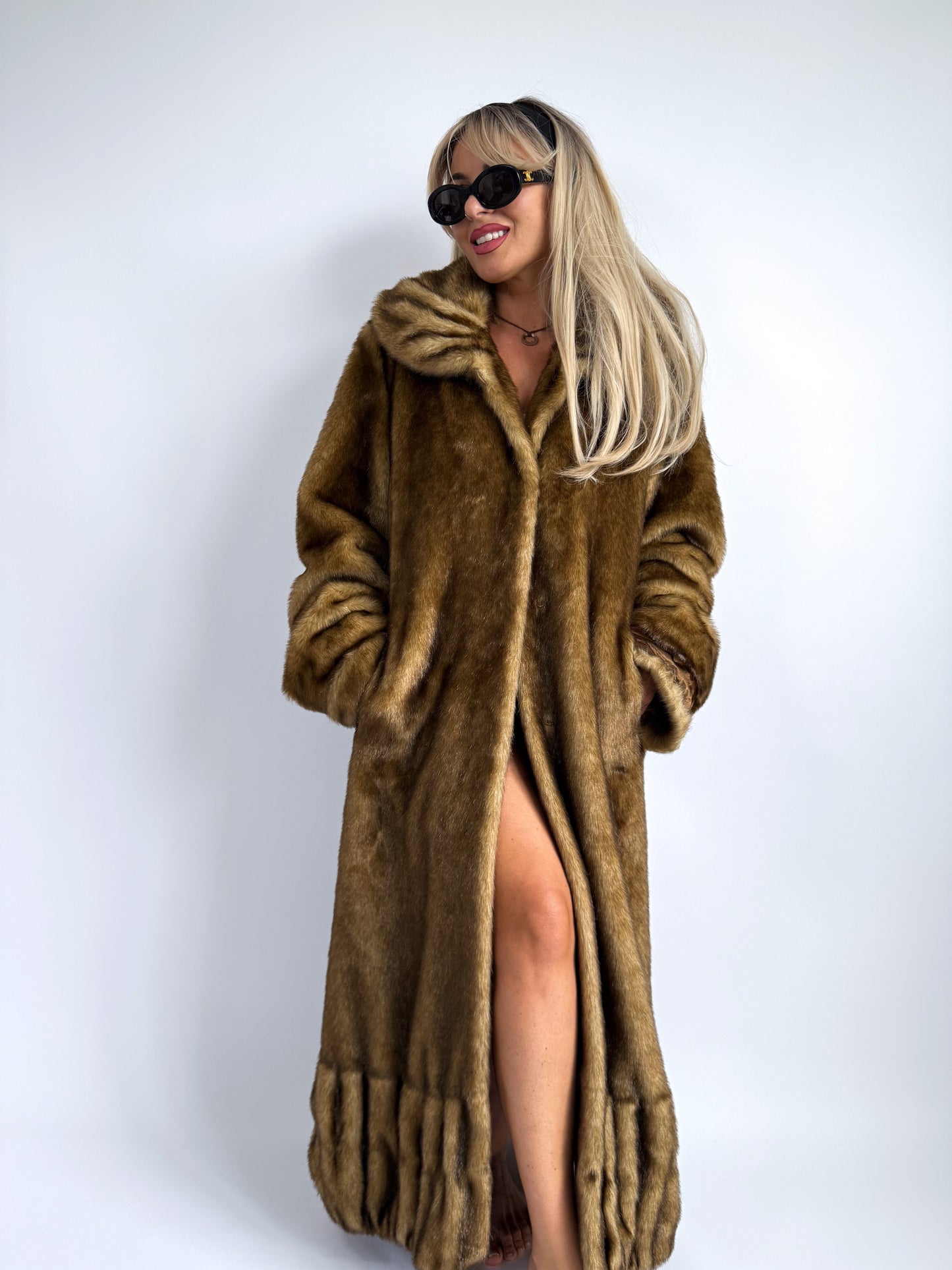 Vintage Mocha Faux Fur Coat with Pleated Hem – Size M-L