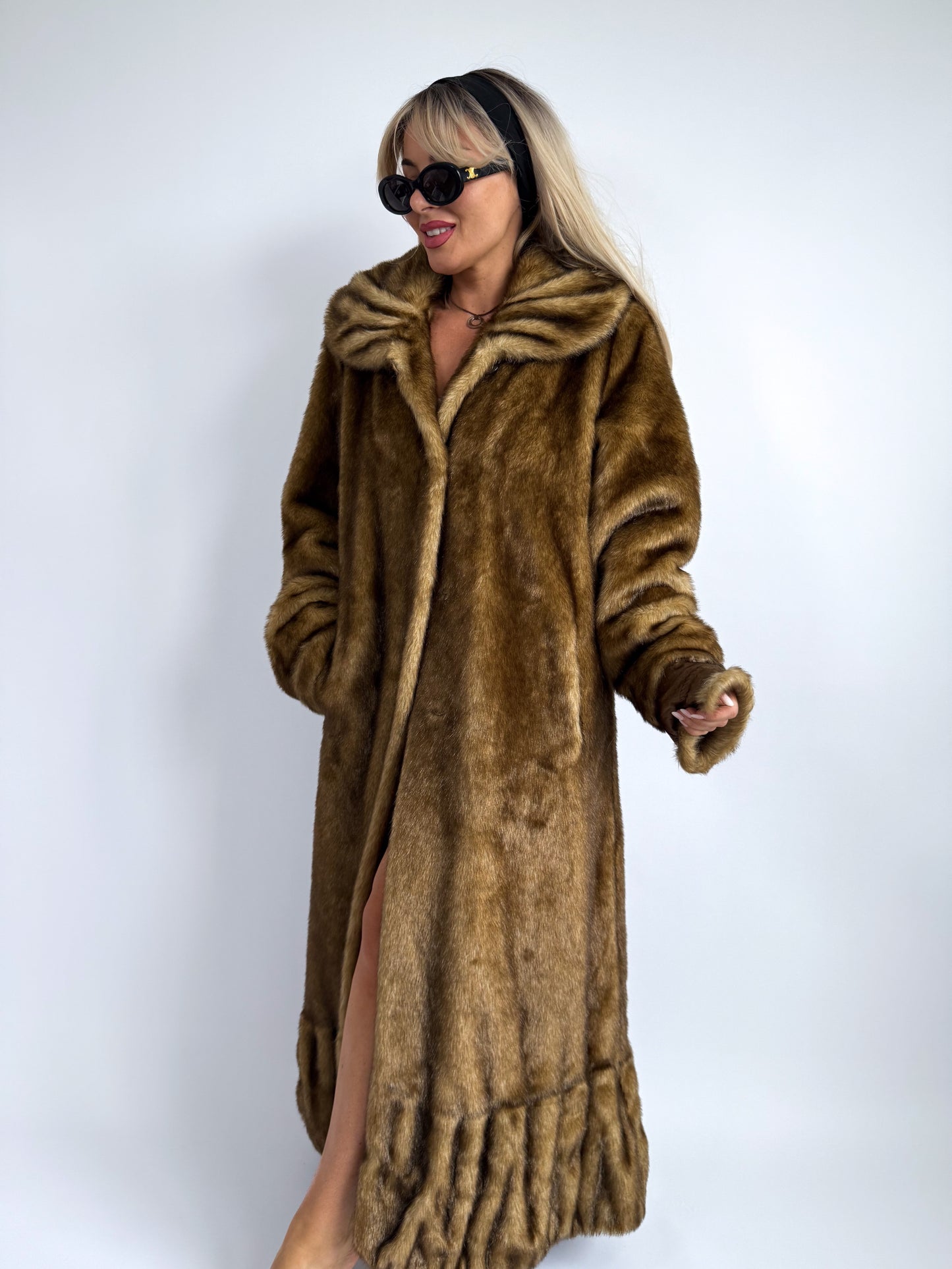 Vintage Mocha Faux Fur Coat with Pleated Hem – Size M-L