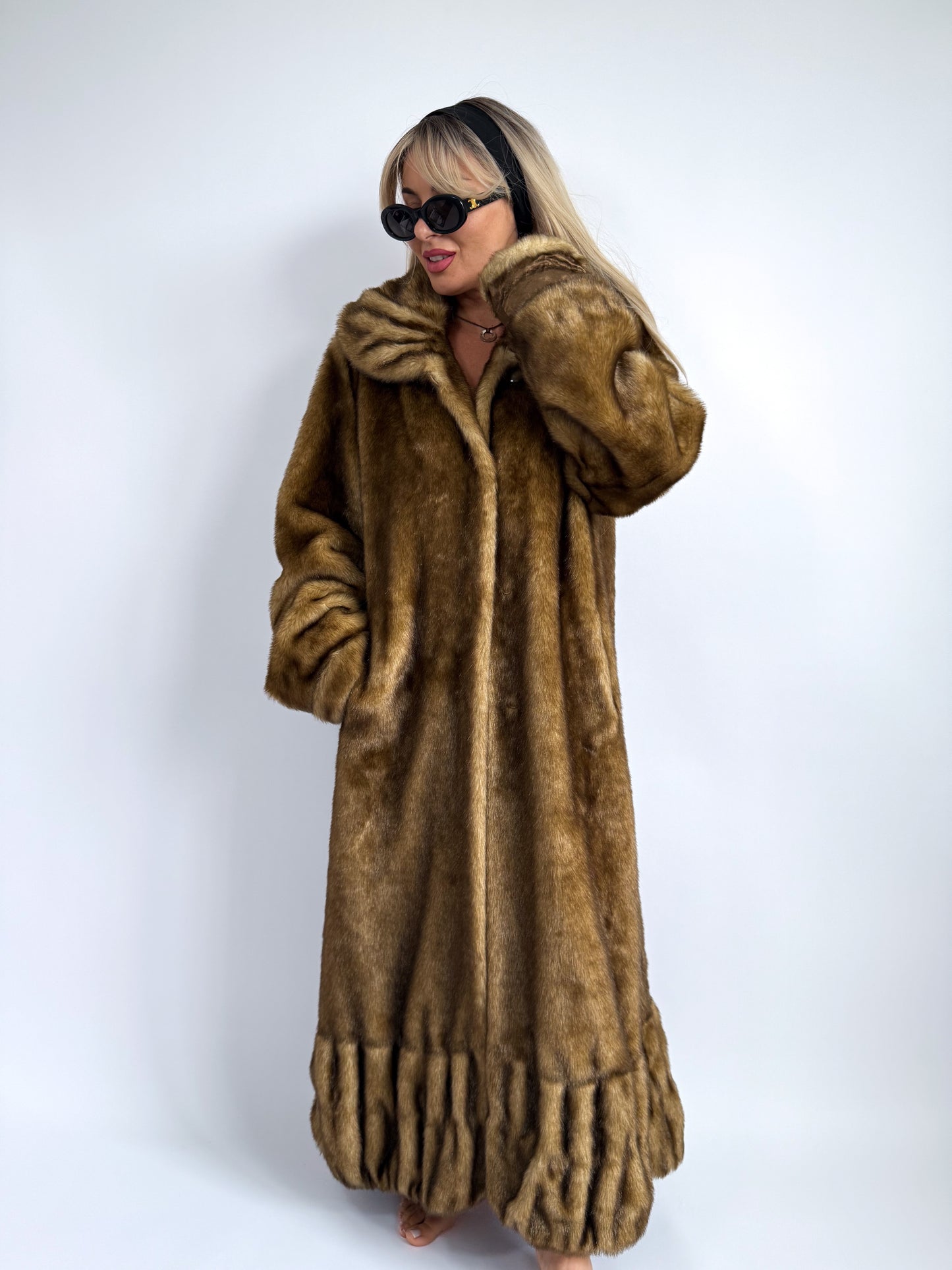 Vintage Mocha Faux Fur Coat with Pleated Hem – Size M-L