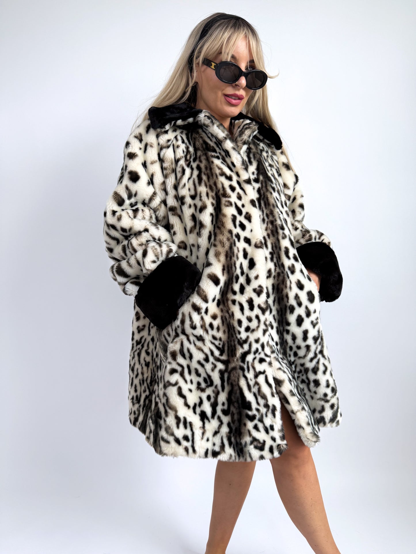 Vintage Snow Leopard Faux Fur Coat – Contrast Collar Mod Glam | Size L