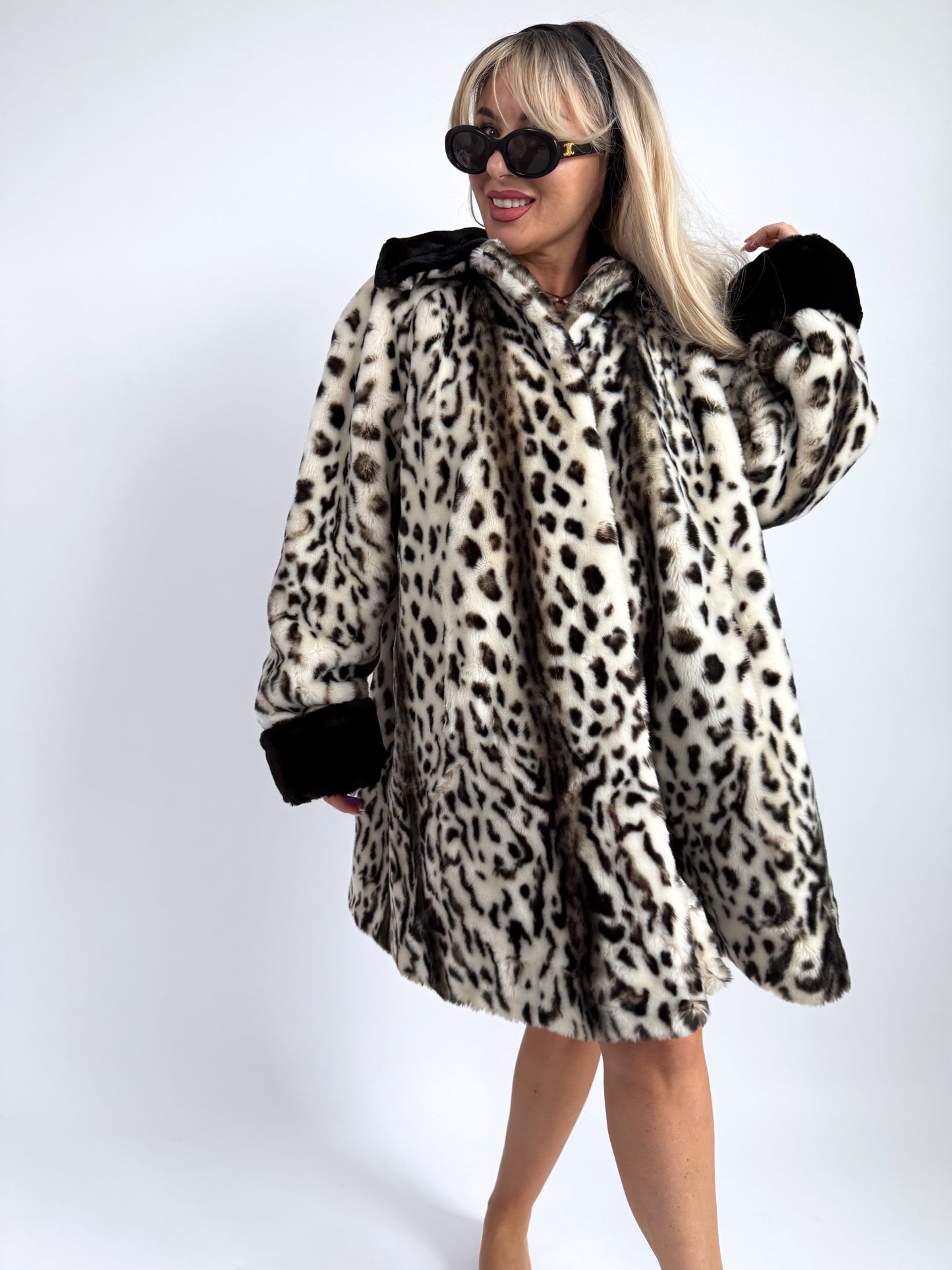 Vintage Snow Leopard Faux Fur Coat – Contrast Collar Mod Glam | Size L
