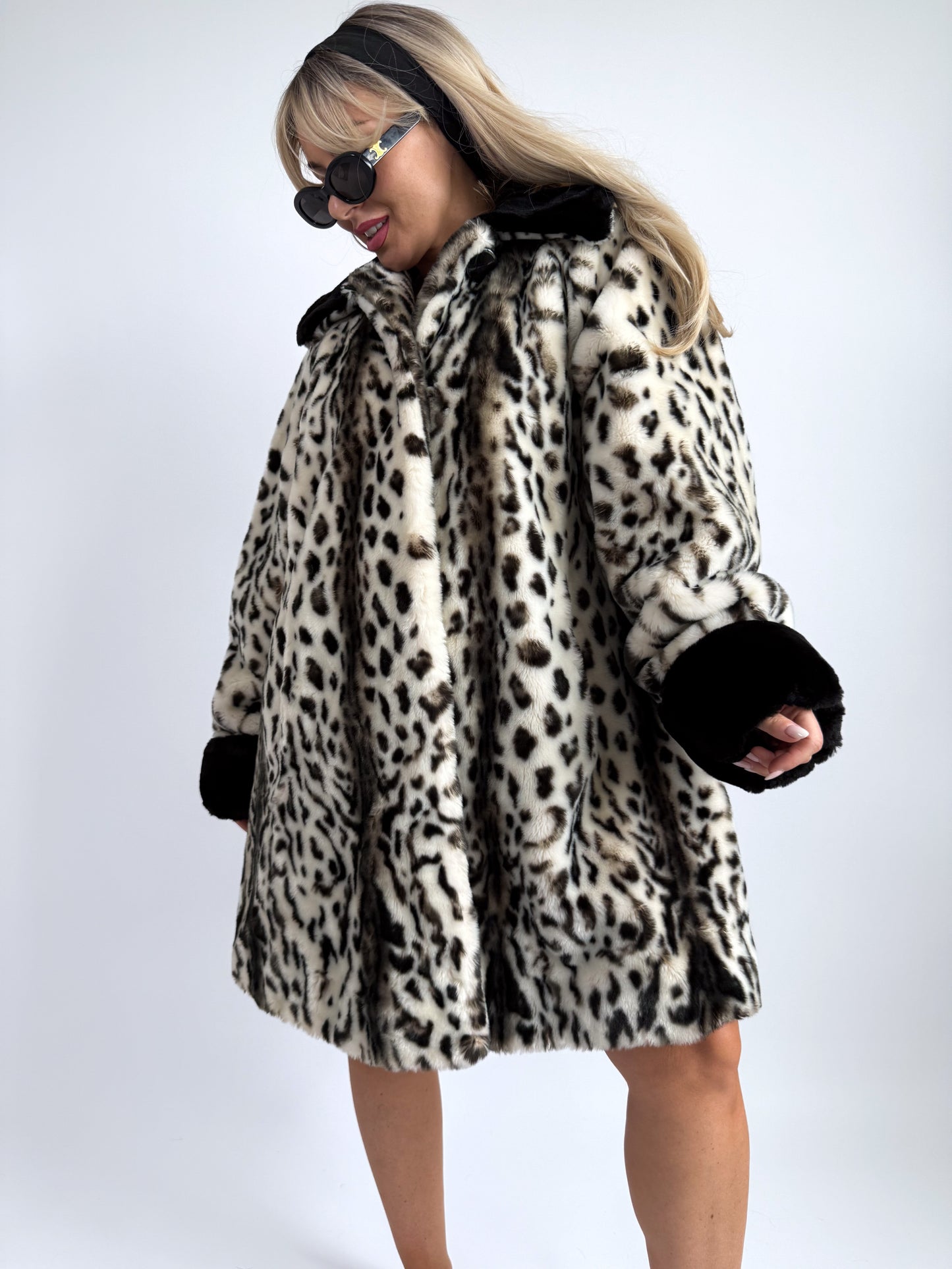 Vintage Snow Leopard Faux Fur Coat – Contrast Collar Mod Glam | Size L