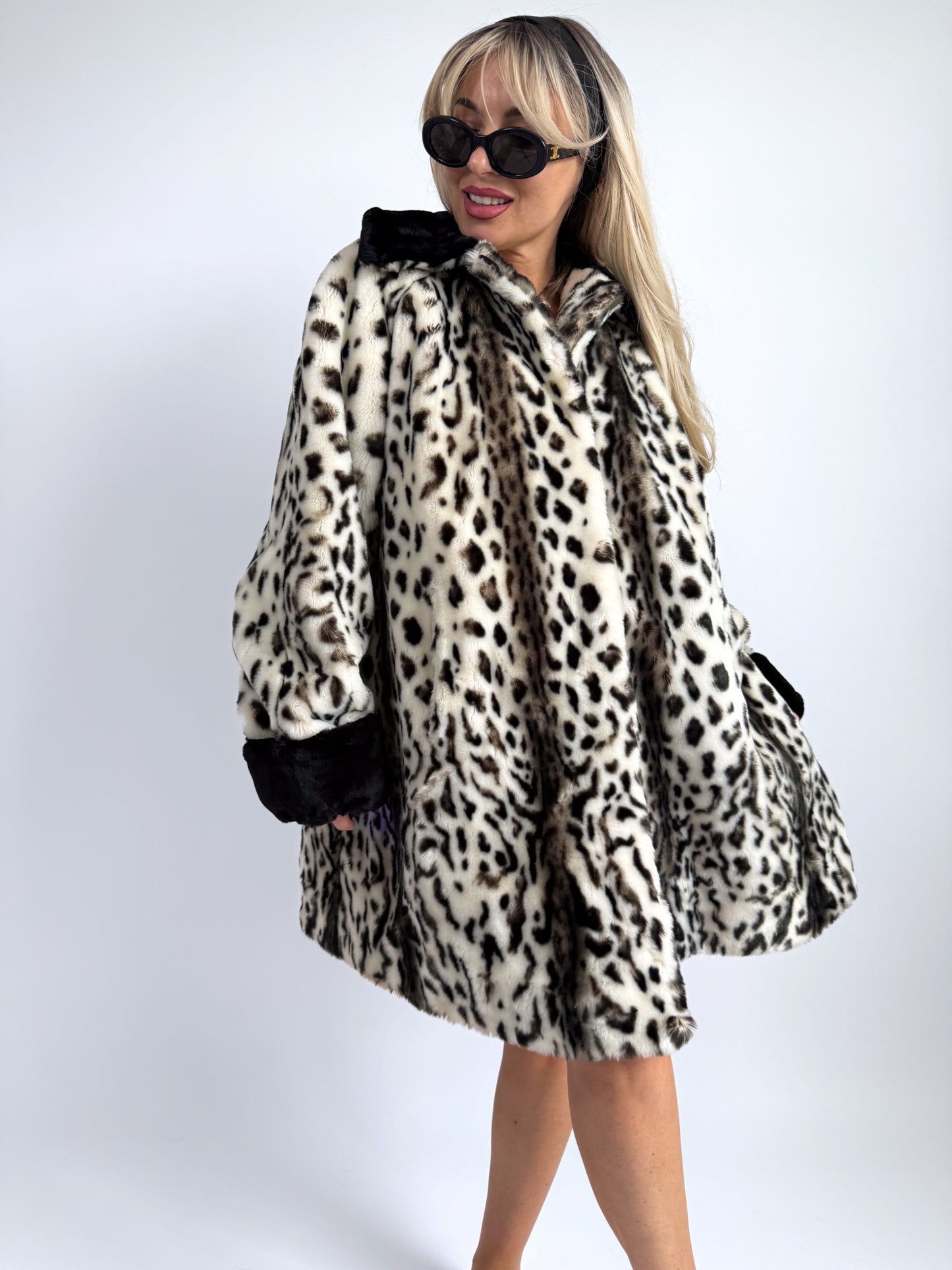 Vintage Snow Leopard Faux Fur Coat – Contrast Collar Mod Glam | Size L