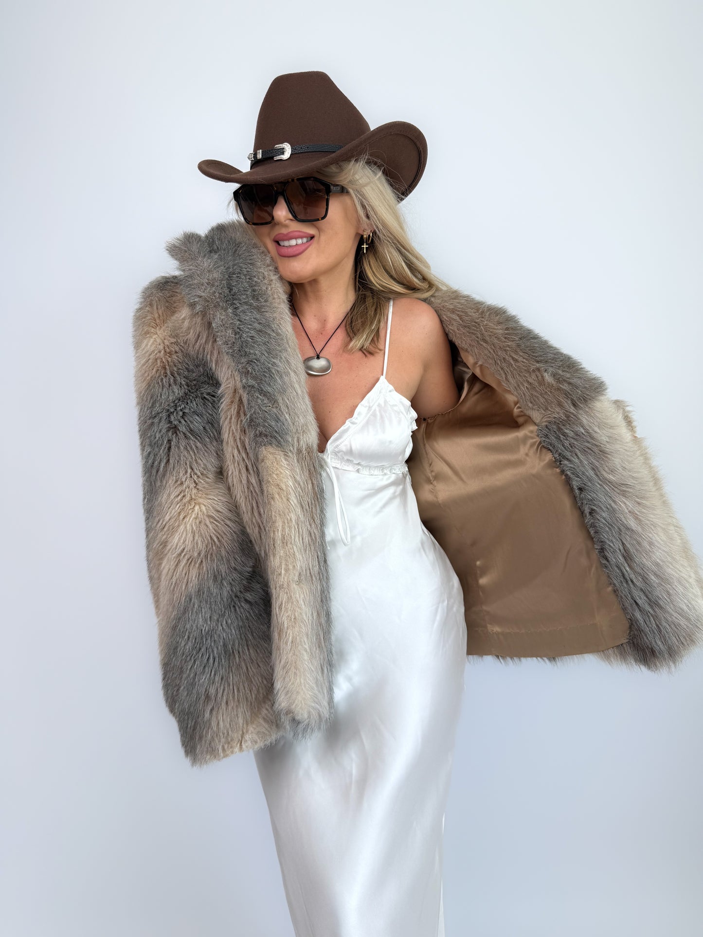 Vintage Taupe Faux Fur Coat – Mob Wife Vibes Size XS-S