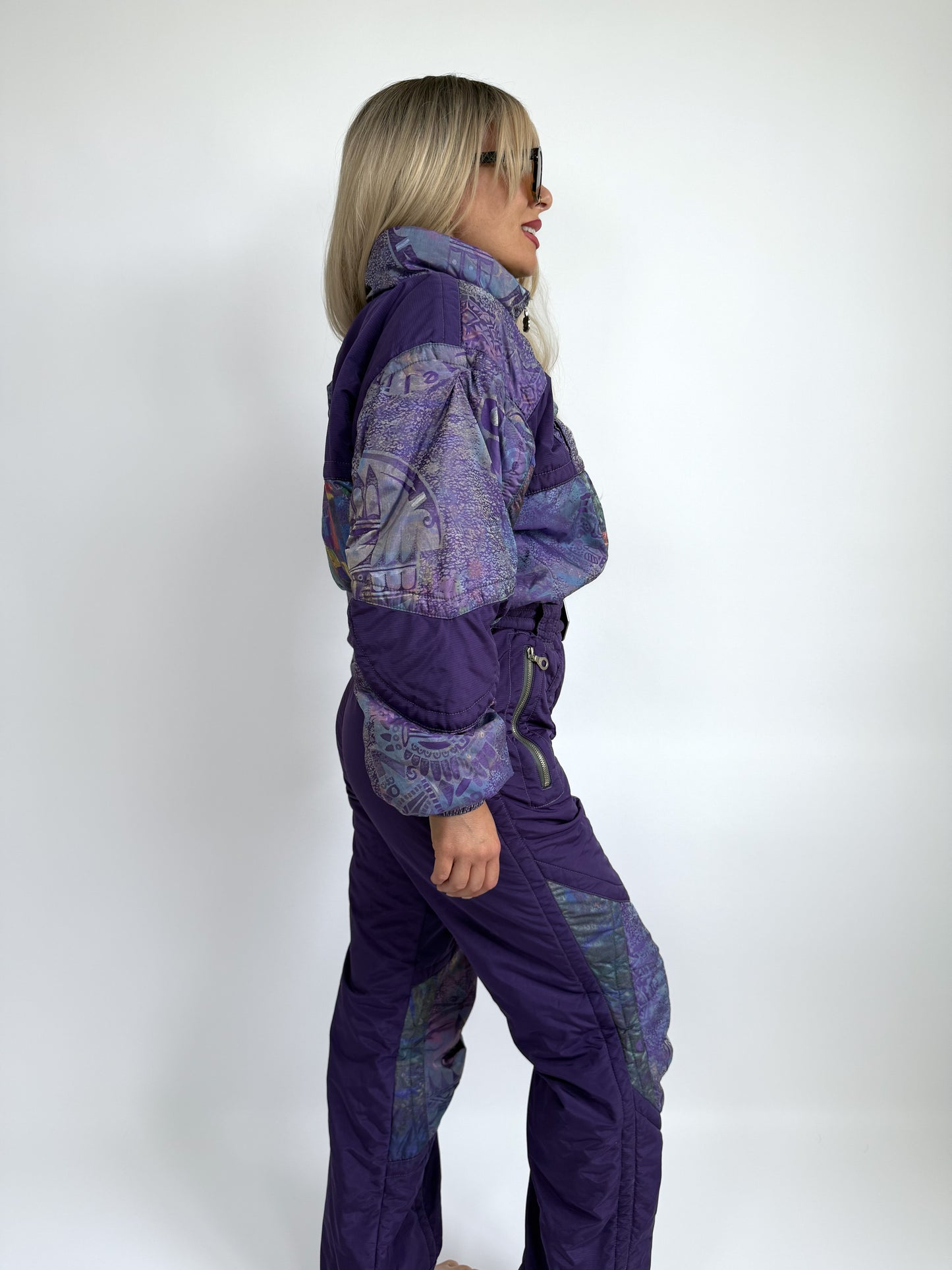 Vinatge 90s Purple Abstract Ski Suit – Belted Snowsuit Skking Snowboarding S-M