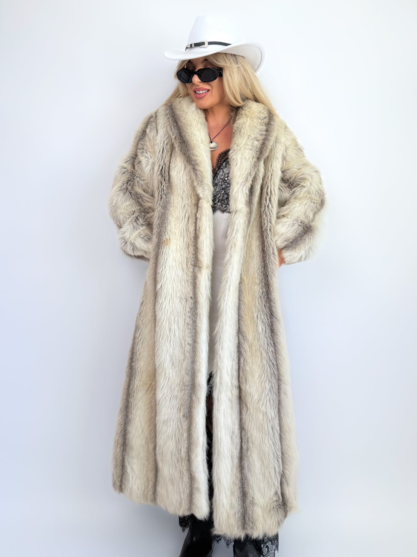 Vintage Cream Ivory Faux Fur Full Length Coat – Mob Wife Style Winter Coat S