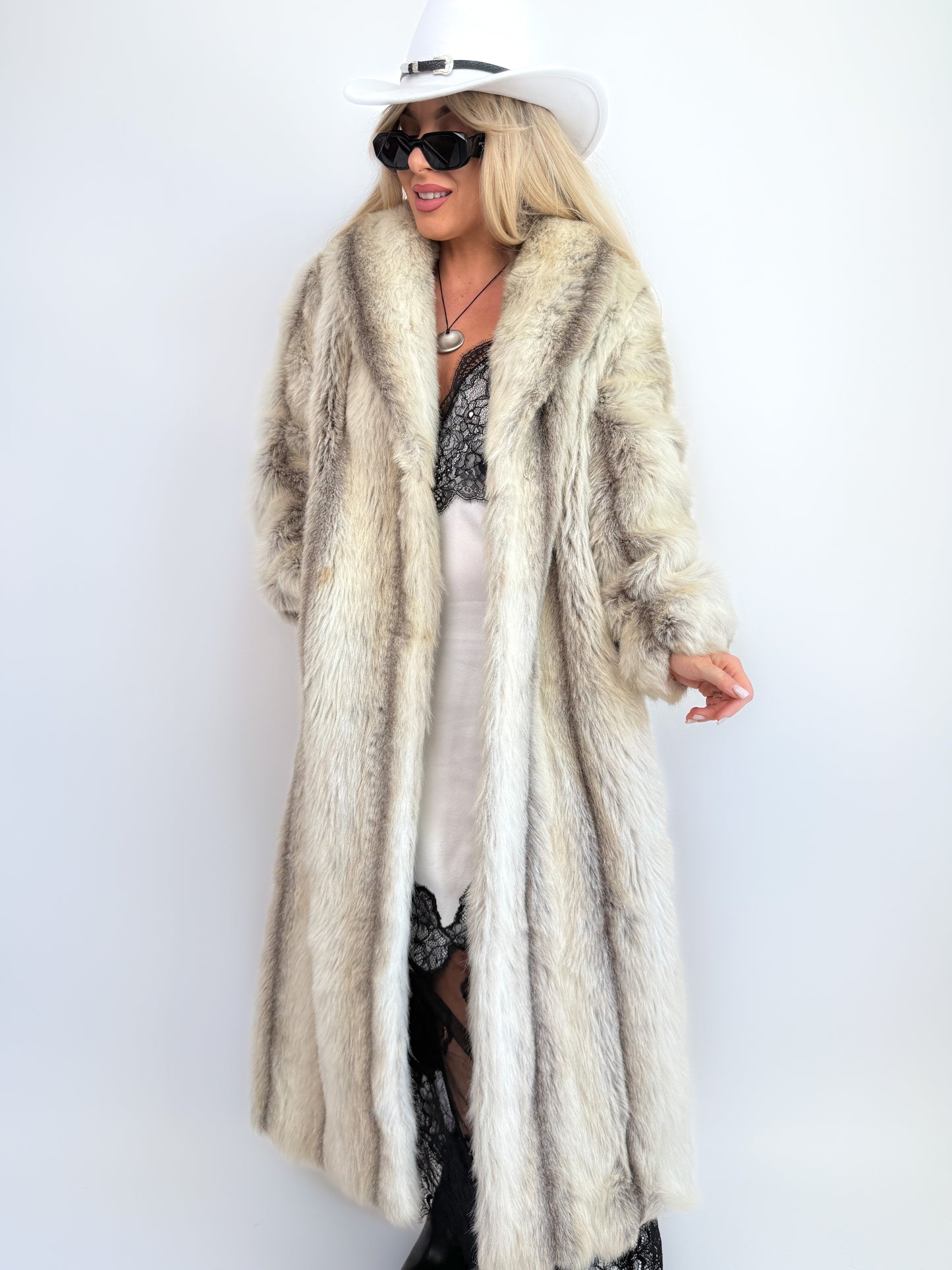 Vintage Cream Ivory Faux Fur Full Length Coat – Mob Wife Style Winter Coat S
